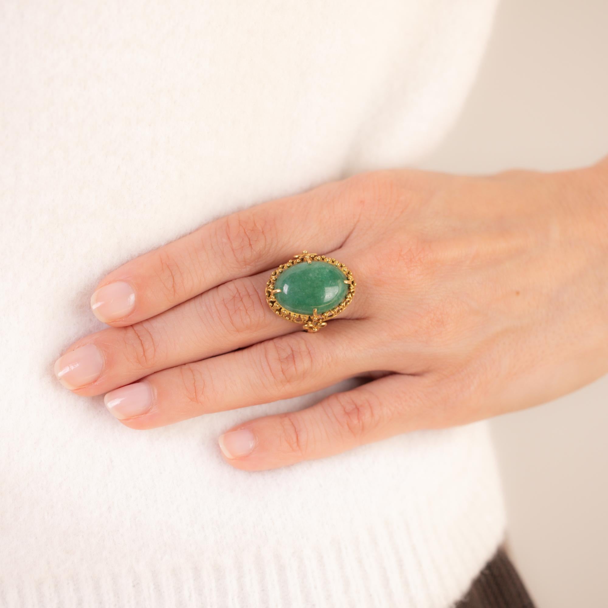 Vintage Cabochon Jade 18K Yellow Gold Cocktail Ring - Elegant Statement Jewelry for Women, Perfect for Parties, Weddings & Special Occasions