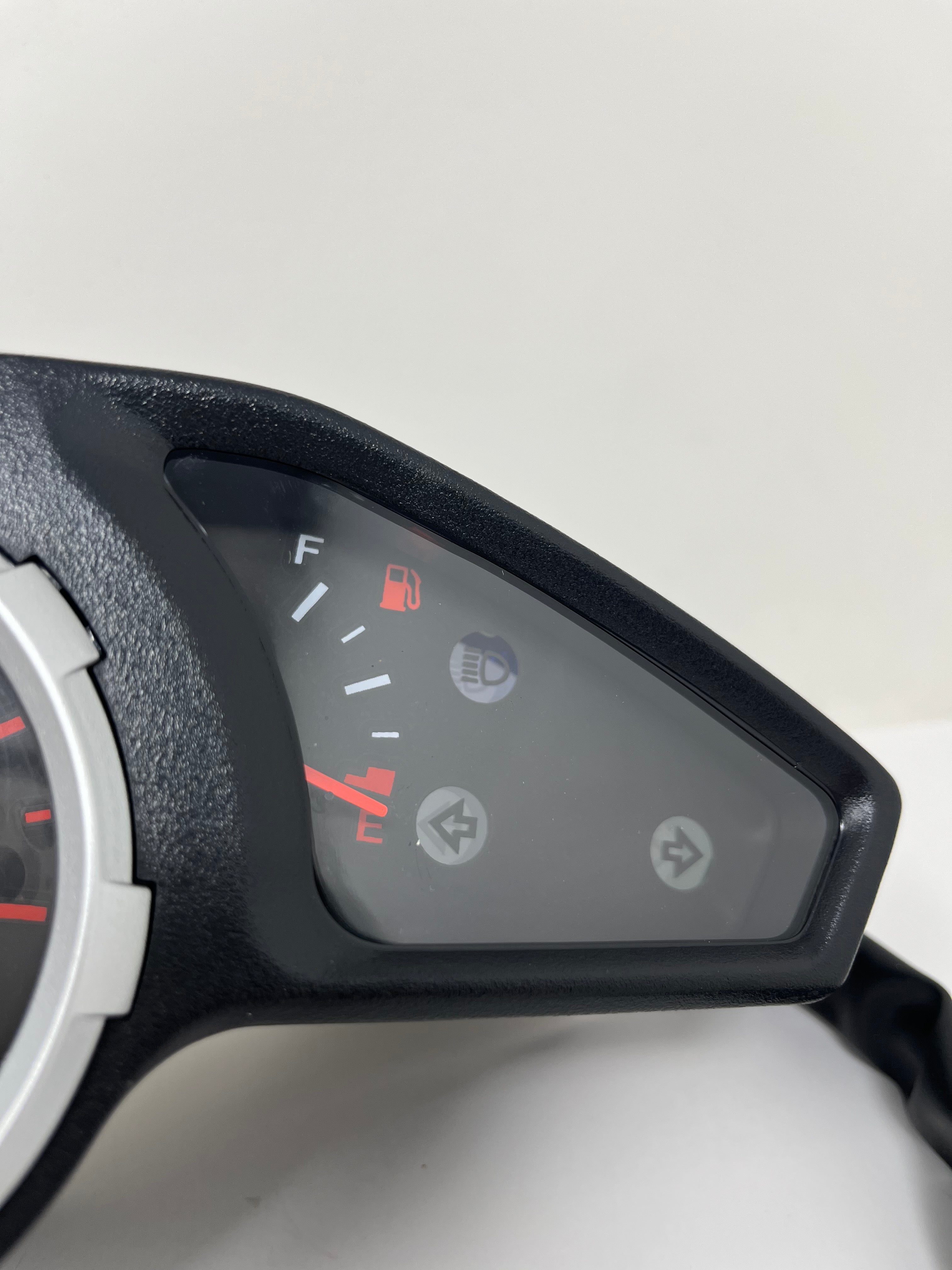 X18 50cc GY6 Scooter with Speedometer (10050060) - Perfect for Commuting, Campus Travel & Urban Riding