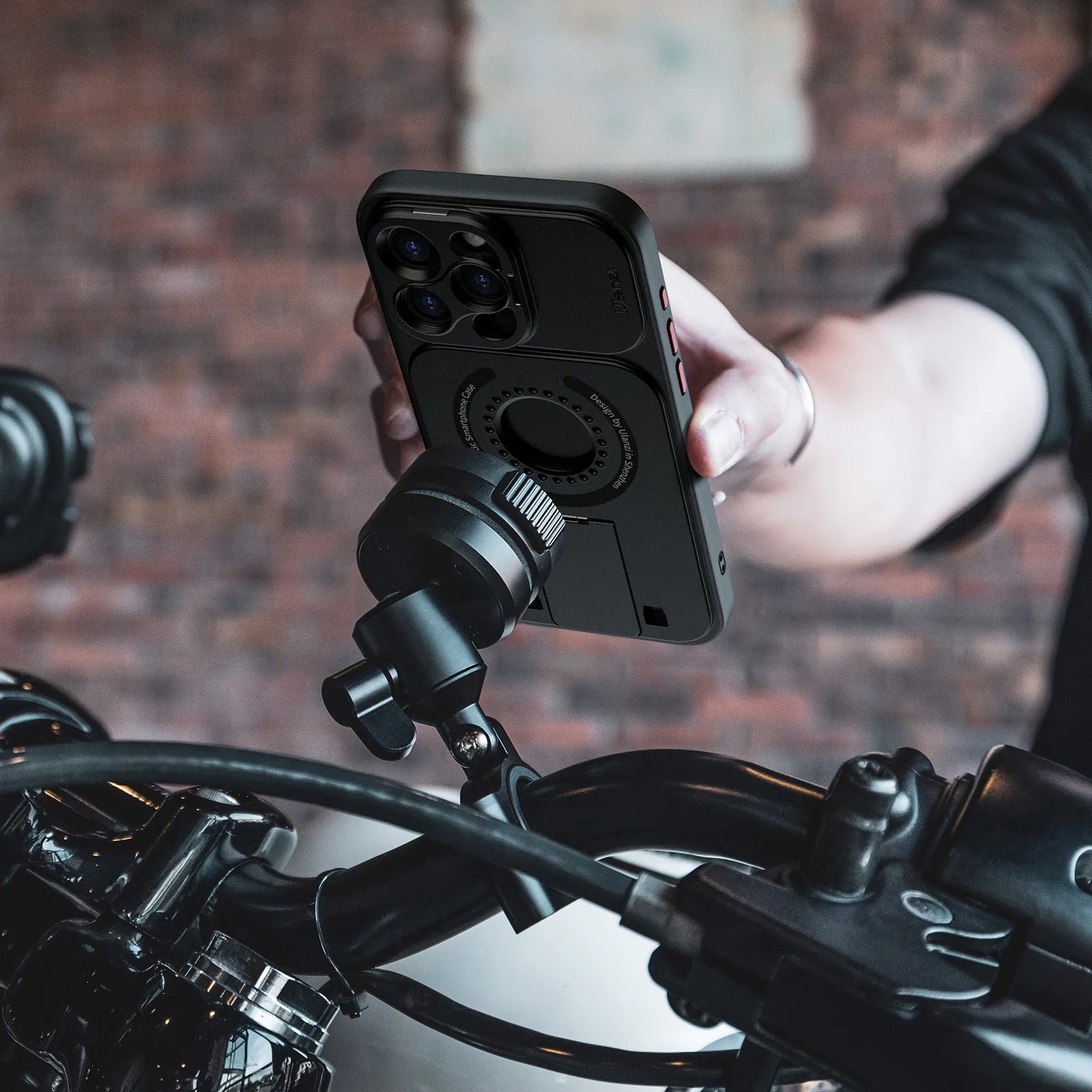 Ulanzi O LOCK Smartphone Video Stabilizer Kit for iPhone 15 Pro & Pro Max - Perfect for Vlogging, Live Streaming & Content Creation