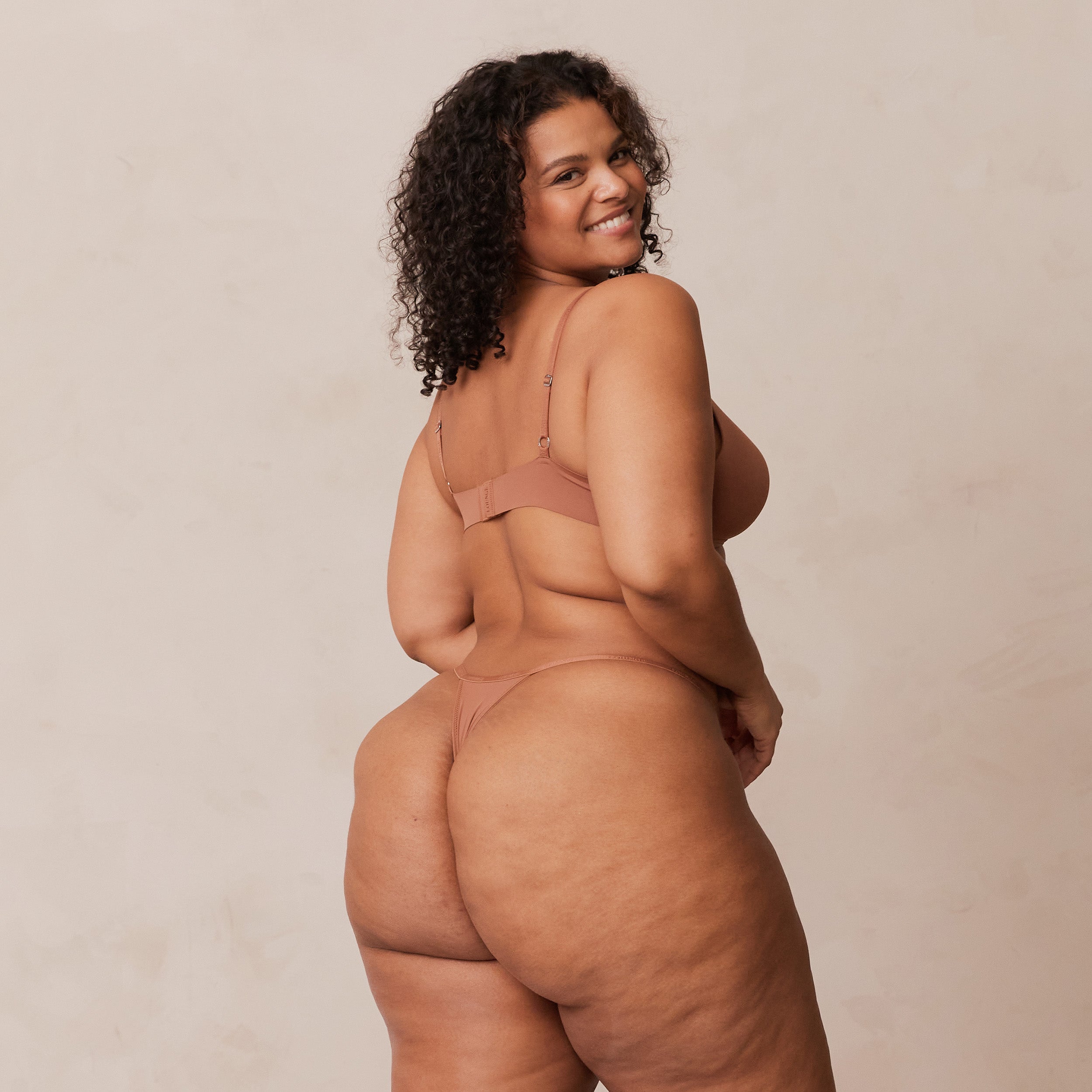 Light Non-Wired Plunge T-Shirt Bra in Mocha - Comfortable Everyday Wear for Work & Casual Outfits