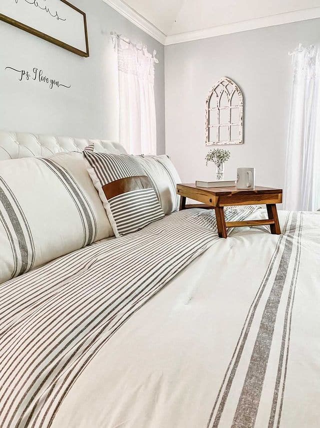 Farmhouse Stripe Reversible Comforter Set - Queen Size, Soft Breathable Cotton Bedding - Perfect for Cozy Bedroom Decor & Guest Room Styling