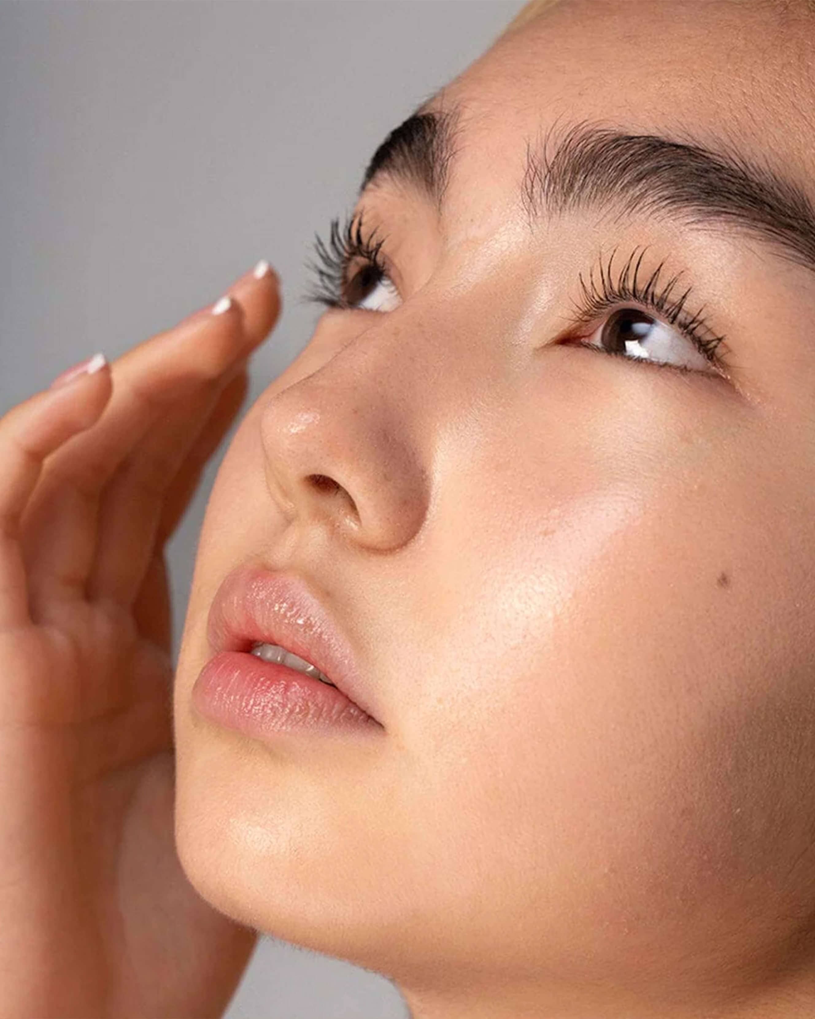 Straight Up™ Volumizing Peptide Mascara - Lengthening & Thickening Formula for Dramatic Lashes | Perfect for Daytime Wear & Special Occasions