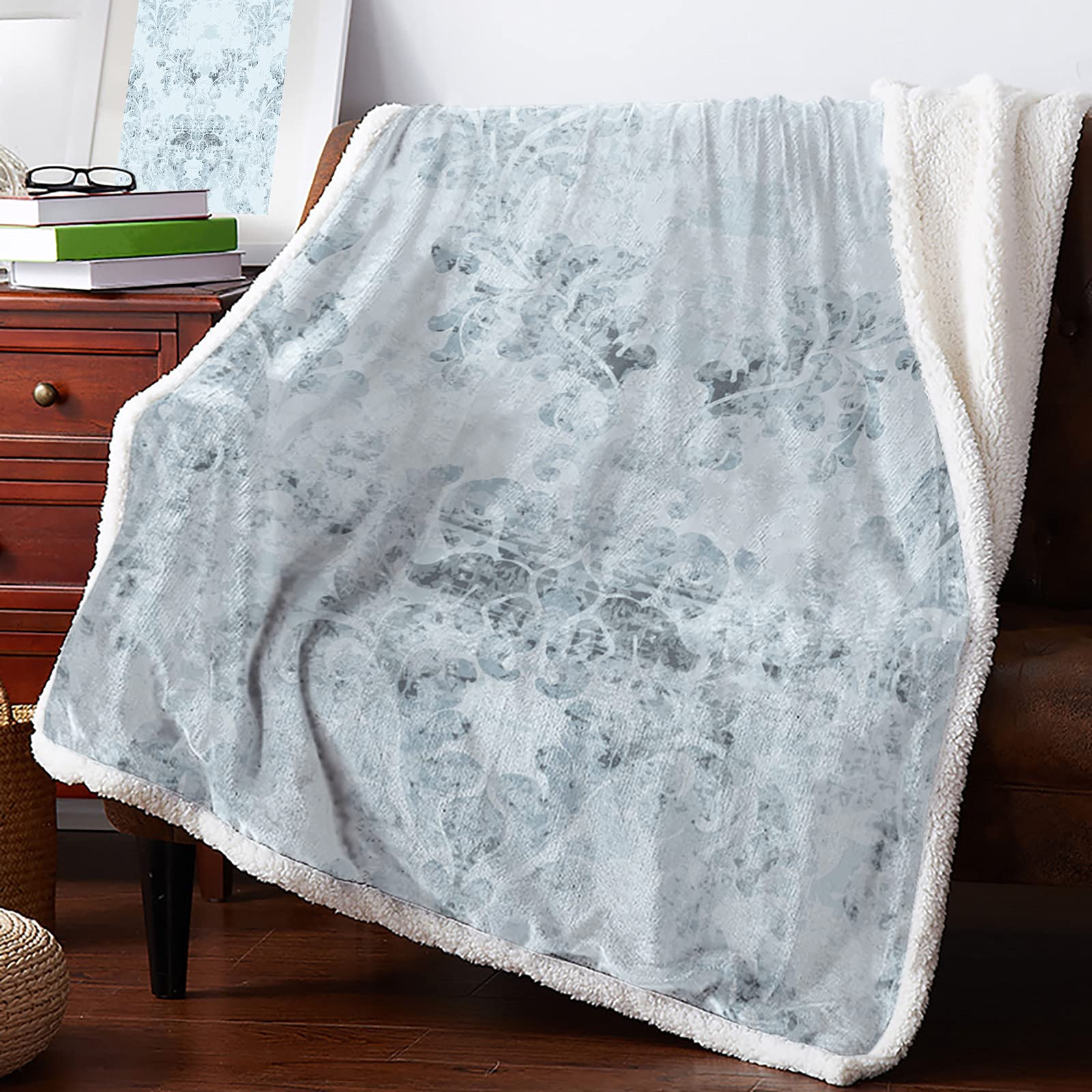 MuswannaA Sherpa Fleece Throw Blanket - Vintage Baroque Shabby Blue Floral Pattern, Super Soft Microfiber Fuzzy Blanket for Couch, Bed & Sofa | Cozy Home Decor, Winter Warmth & Gift Idea