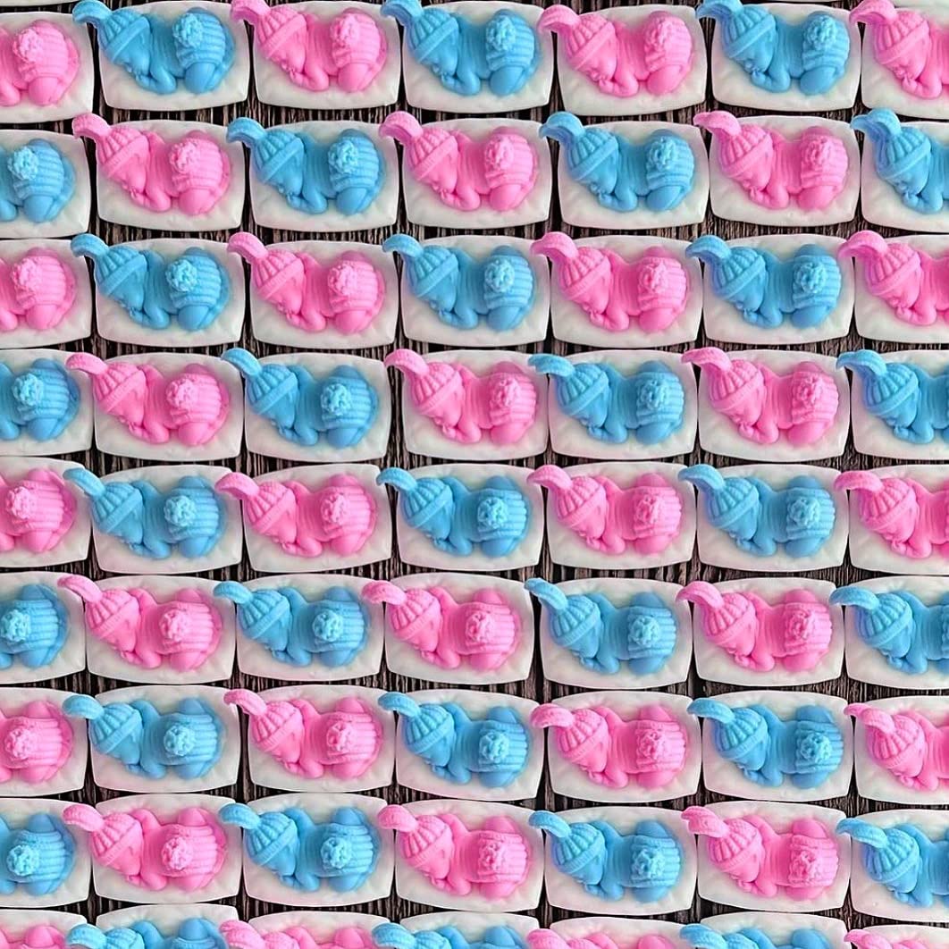 NATURE DEWS Baby Shower Soap Gift Set - 2 Pack (45g Each, Pink & Blue) | Organic Handmade Soap for Newborns | Baby Shower Party Favors, Decorations & Personalized Gifts | Perfect for Gender Reveal, Welcome Baby & Nursery Decor