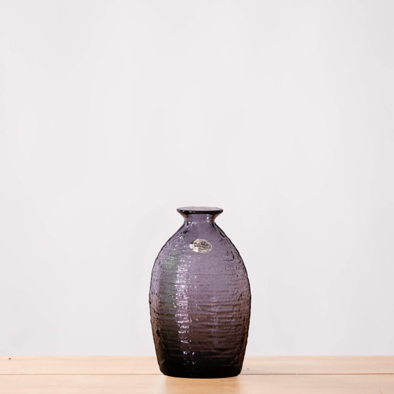 2135S Small Strata Vase in Heliotrope - Modern Ceramic Home Decor for Living Room, Dining Table, and Wedding Centerpieces