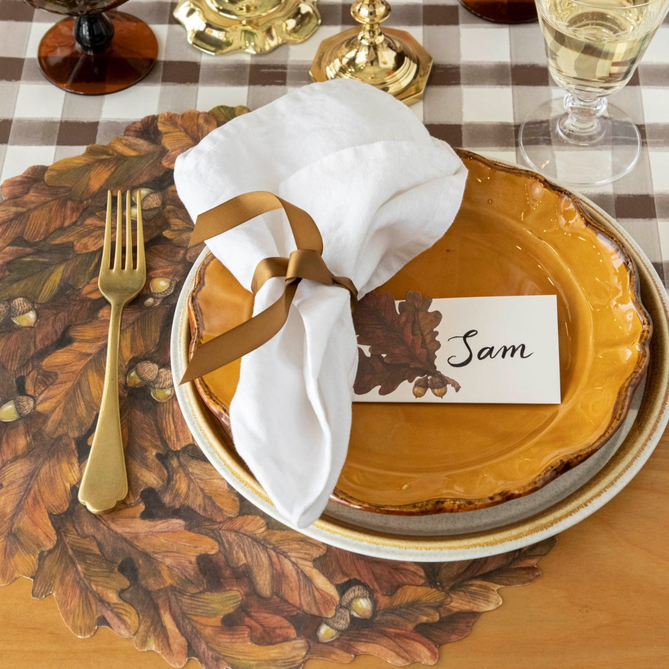 Autumn Leaves Place Cards for Weddings - Elegant Fall-Themed Name Cards for Thanksgiving, Dinner Parties & Seasonal Decor