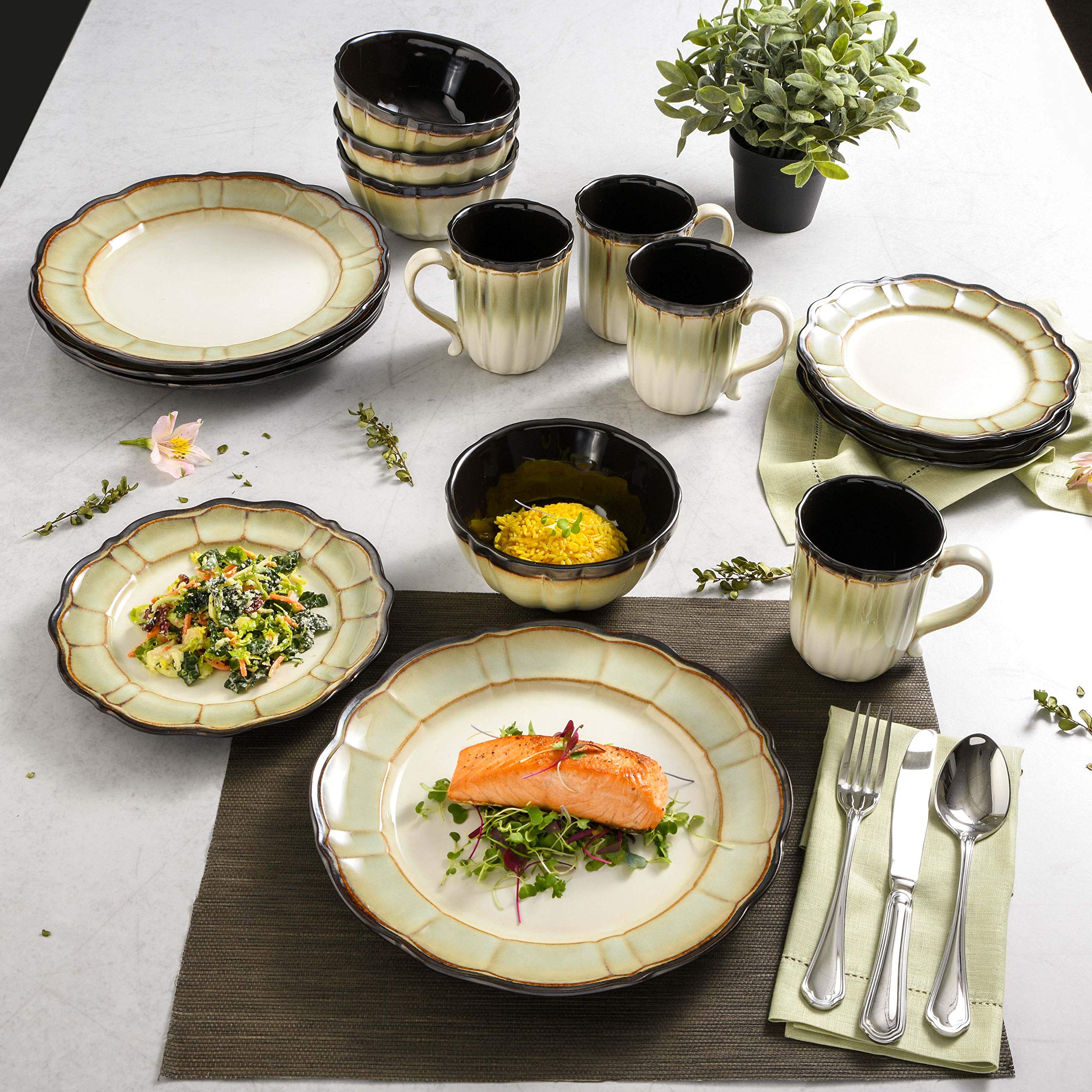 Premium Gibson Elite Althea Reactive Dinnerware Set - 16-Piece Green & Cream Porcelain Tableware for 4 | Elegant Dinner Plates, Bowls & Mugs | Perfect for Family Meals, Dinner Parties & Restaurant-Style Dining
