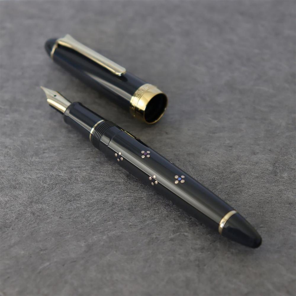 Sailor Fountain Pen Classic Ko Floret Dot SV - Premium Japanese Writing Instrument for Calligraphy & Elegant Note Taking