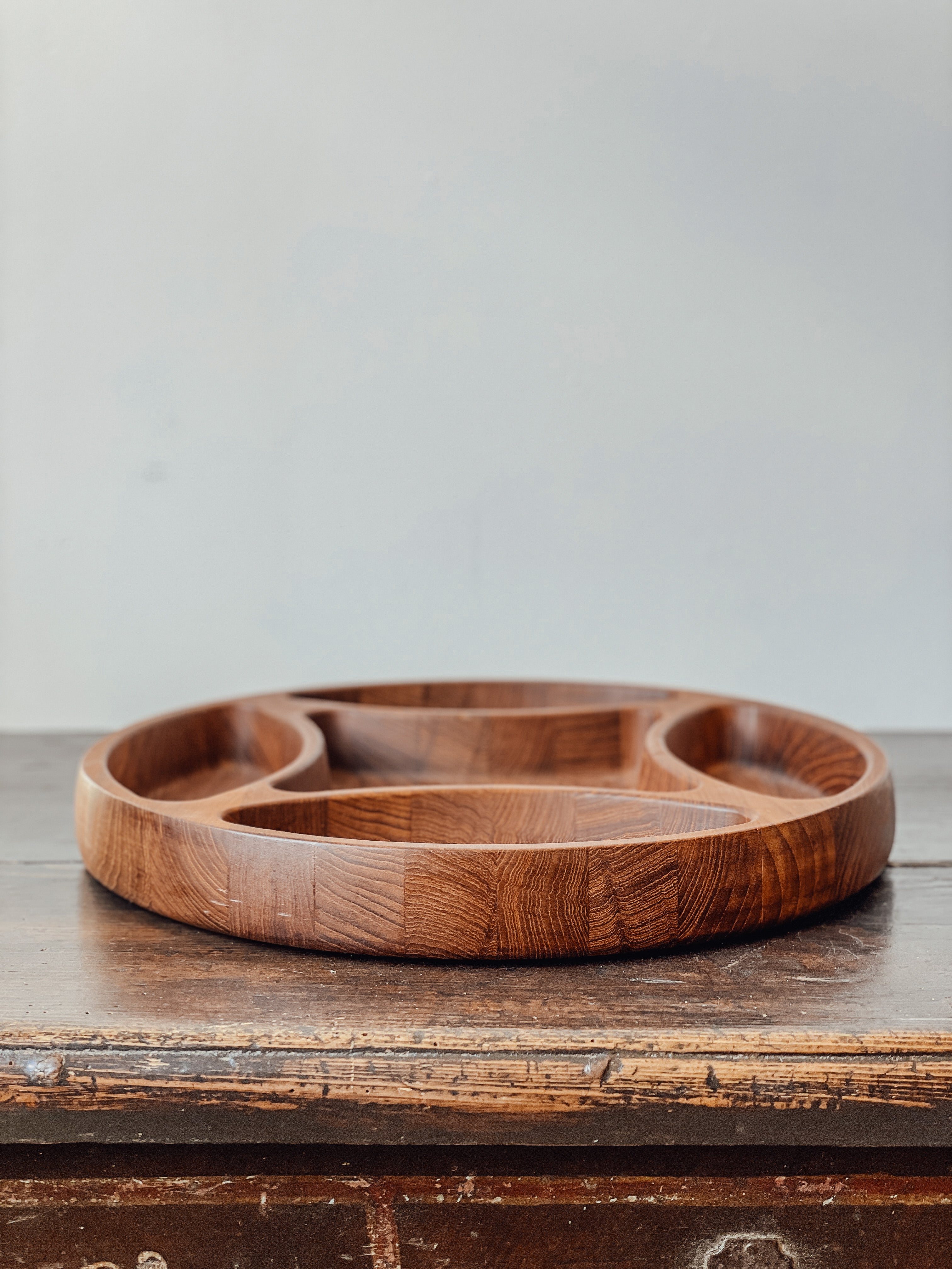 Vintage Teak Wood Divided Serving Tray - Elegant Appetizer Platter for Cheese, Fruits & Charcuterie - Perfect for Dinner Parties, Picnics & Home Decor