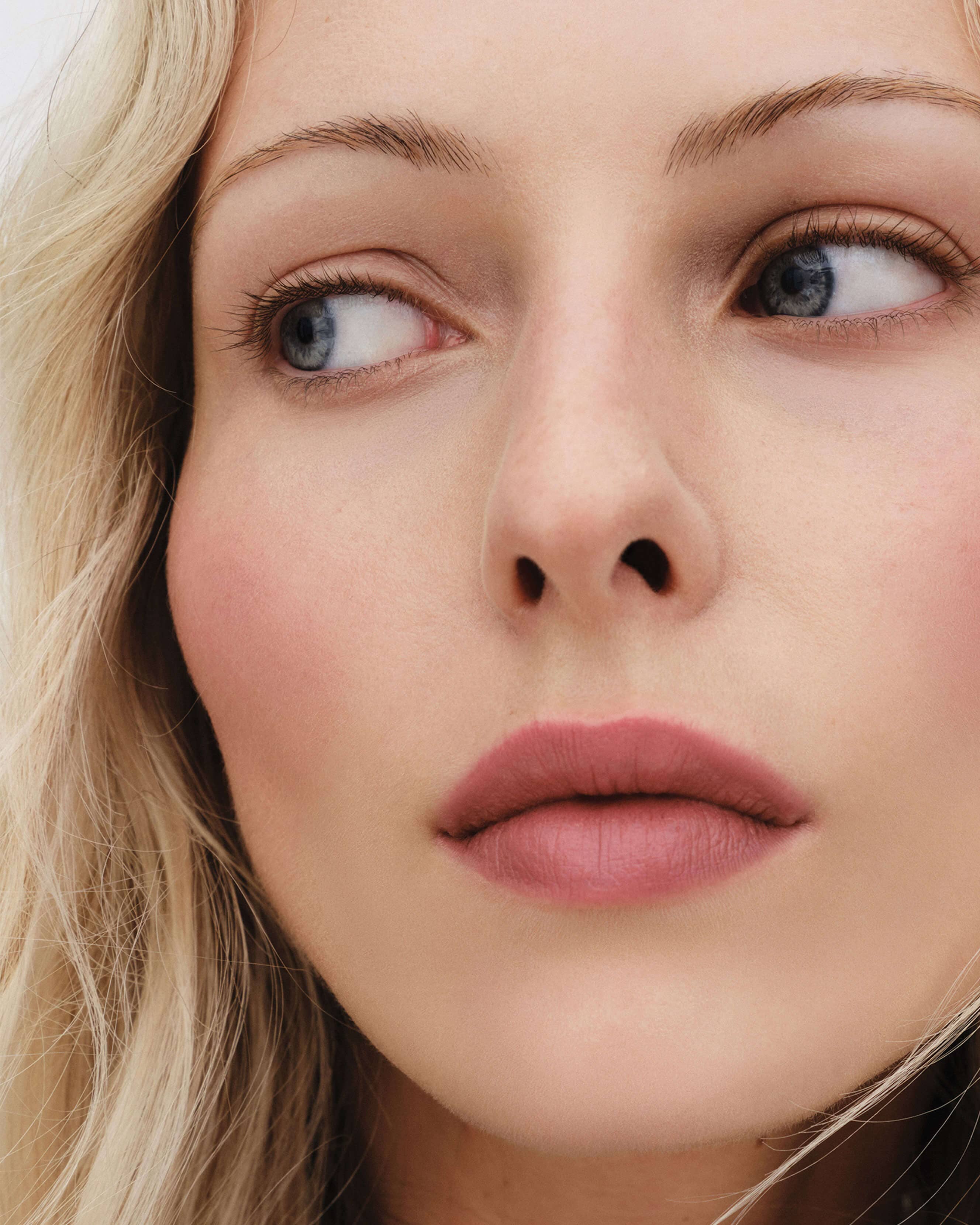 Velvet Matte Lipstick - Long Lasting, Hydrating & Highly Pigmented - Perfect for Everyday Wear & Special Occasions