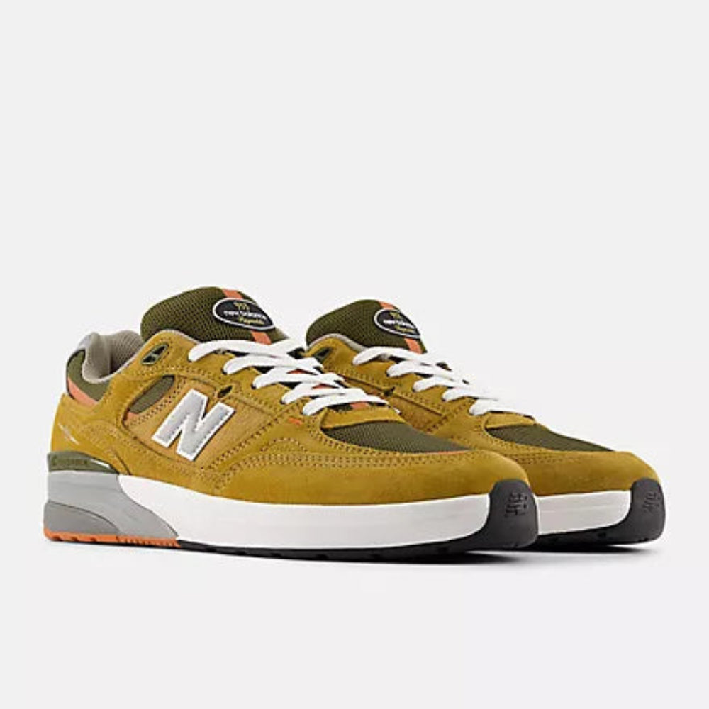 New Balance Numeric Andrew Reynolds 933 Skateboarding Shoes - Men's High-Performance Skate Shoes for Street & Park Riding | Durable & Comfortable Design for Skaters