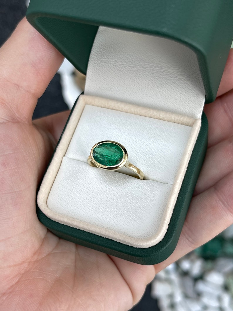 2.75ct 18K Yellow Gold East-West Oval Vivid Green Emerald Solitaire Bezel Promise Ring - Stackable, Anniversary Gift, Engagement Jewelry for Her