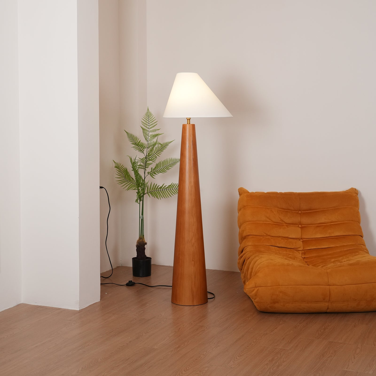 Modern Alvin Floor Lamp with Adjustable Brightness - Stylish Standing Light for Living Room, Bedroom & Office - Perfect for Reading, Working & Relaxing