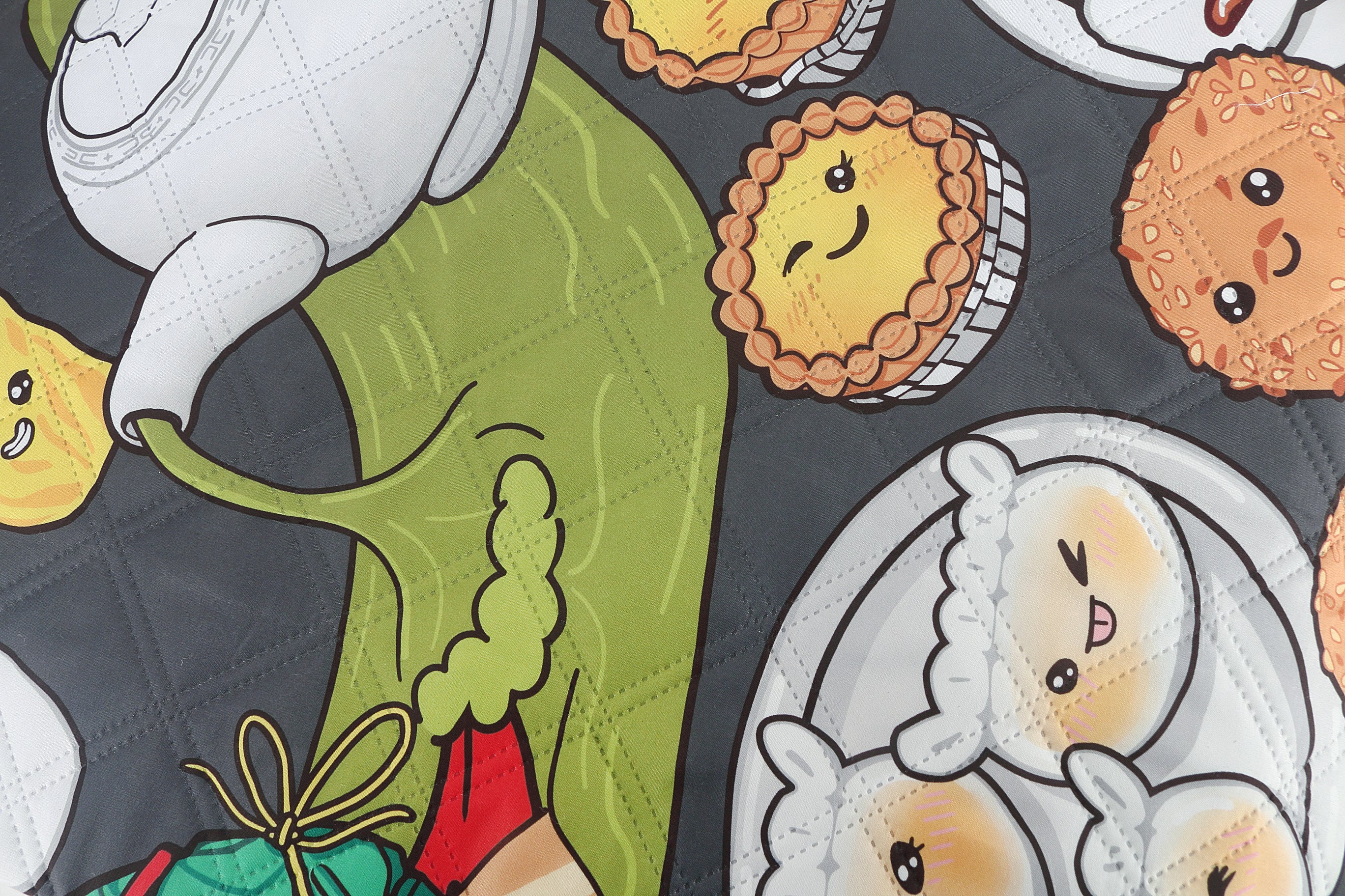 Premium Waterproof Beach Mat for Picnics, Camping & Outdoor - Non-Slip Sandproof Design - Lightweight & Portable - Dim Sum Grey - Perfect for Beach Days, Park Outings & Travel Adventures