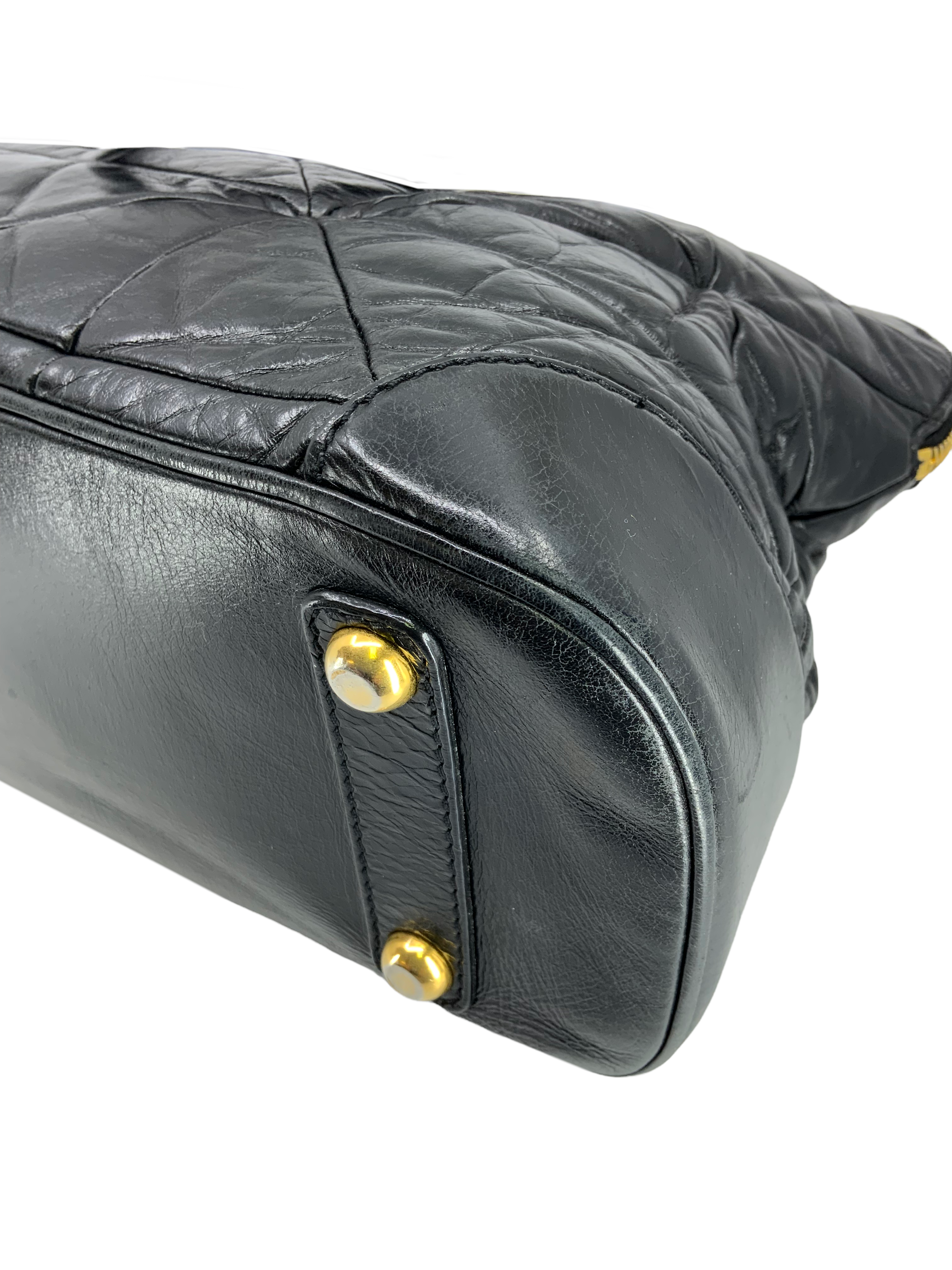 Marc Jacobs Quilted Leather Large Tote Bag for Women - Stylish Designer Handbag with Spacious Interior - Perfect for Work, Travel & Everyday Use