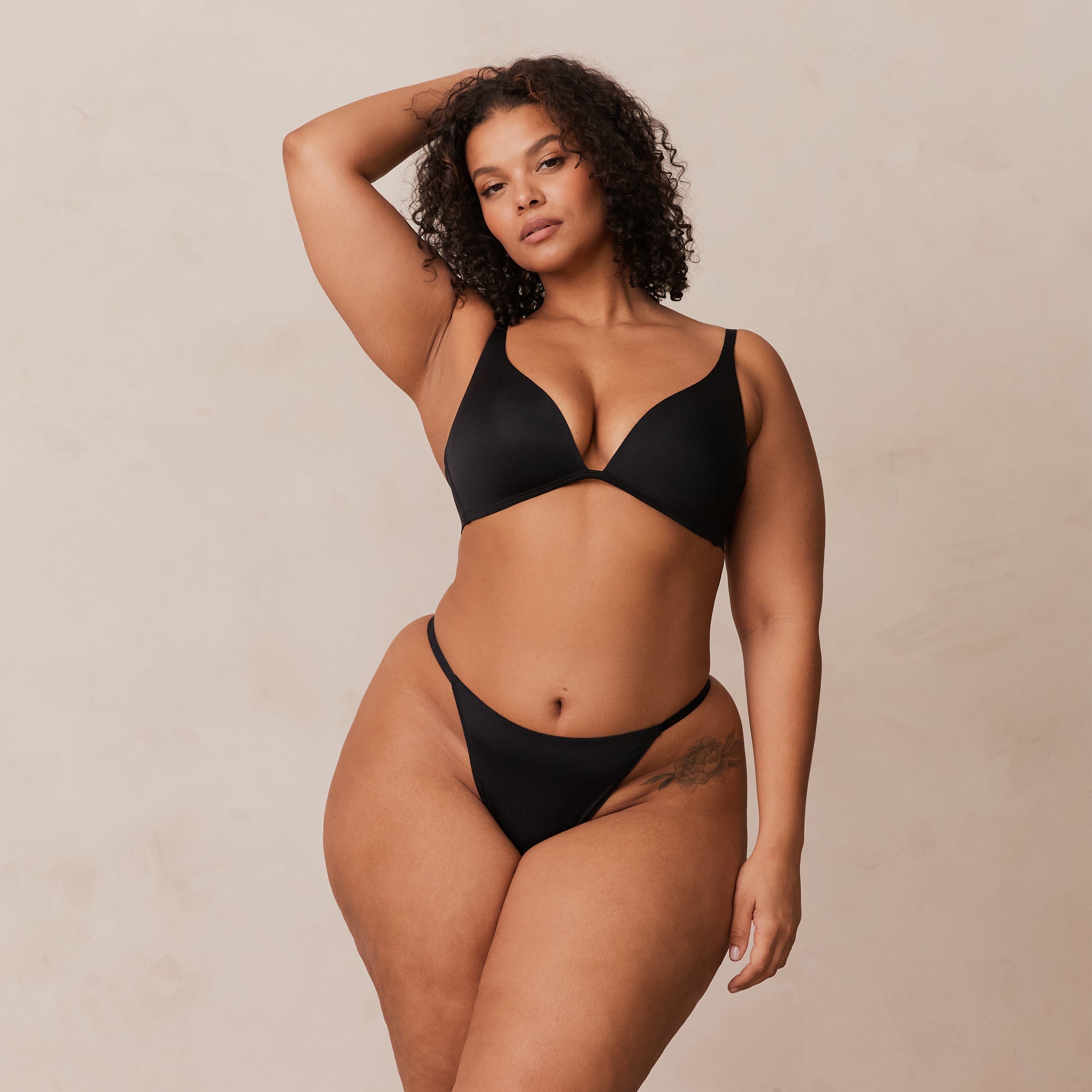 Light Non-Wired Plunge T-Shirt Bra in Black | Comfortable Everyday Wear for Work & Casual Outfits