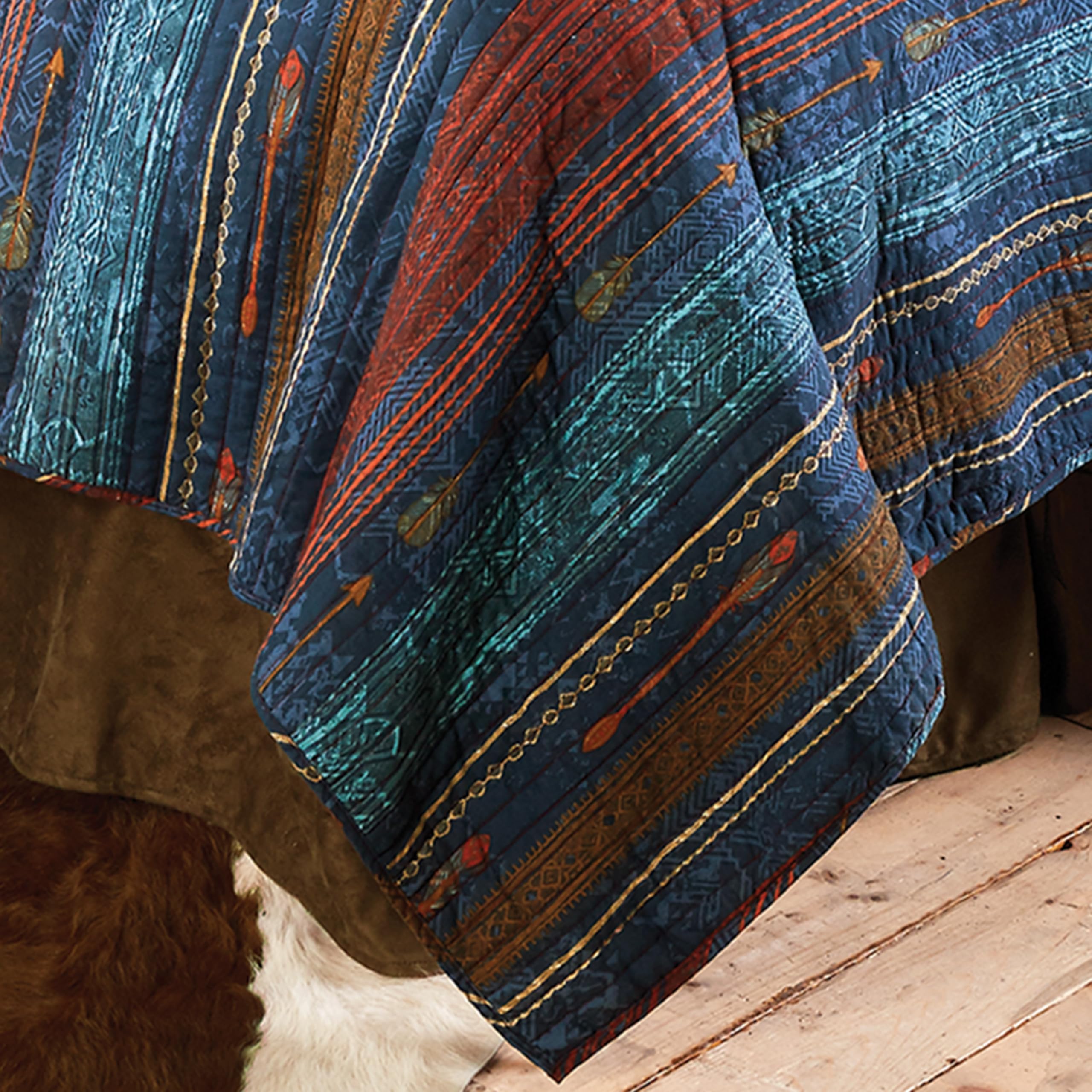 Black Forest Décor Sunset Arrows King Quilt Set - 100% Cotton Blend Lightweight Bedspread, Machine Washable Western Style Quilt with Tribal Patterns (110