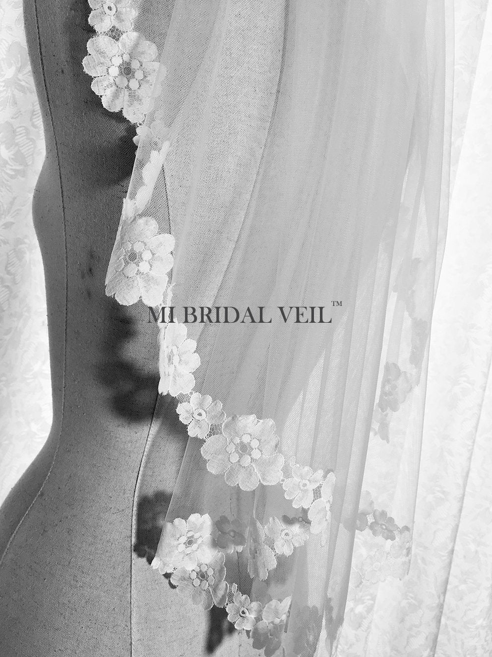 Elegant Boho Lace Wedding Veil with Floral Embroidery - Fingertip Length Bridal Veil for Romantic Ceremonies | Perfect for Bohemian, Beach & Outdoor Weddings