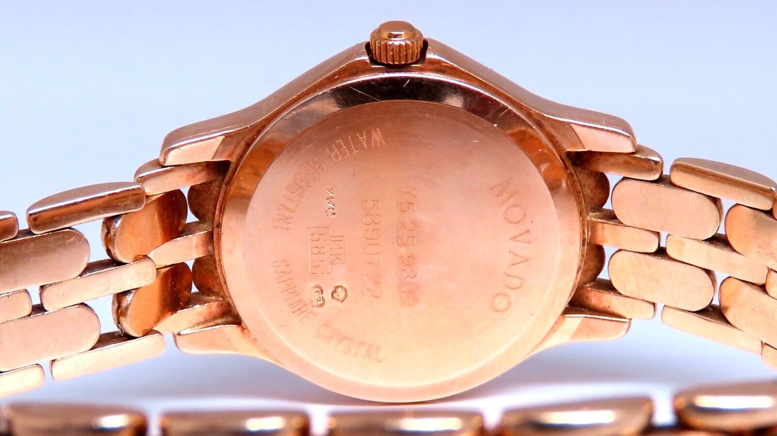 Luxury Movado Watch with 14kt Gold Case - Perfect for Formal Events, Business Meetings & Special Occasions