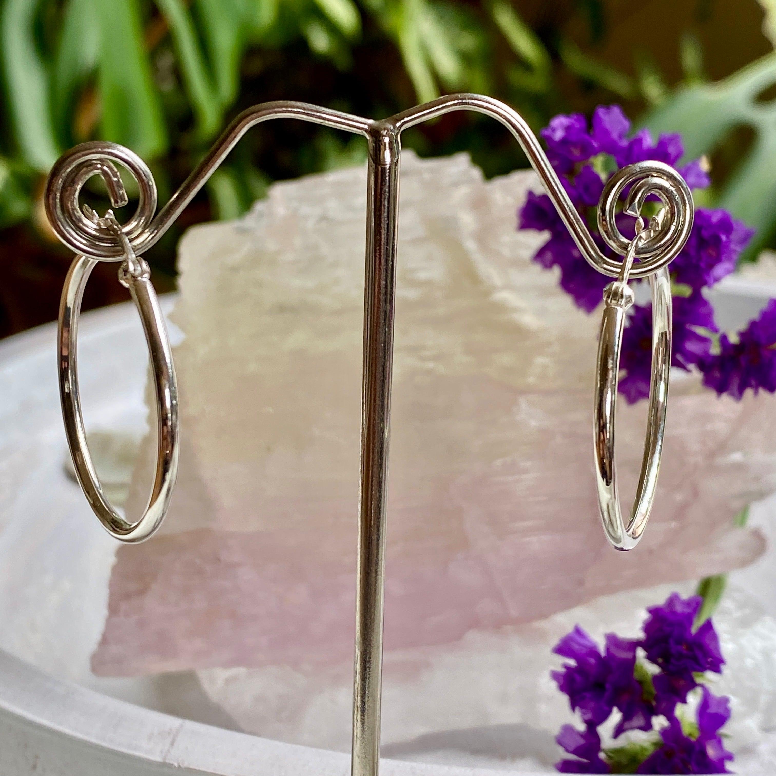 30mm Plain Hoop Earrings for Women - Classic Gold & Silver Small Hoop Earrings - Perfect for Everyday Wear, Office & Casual Outfits