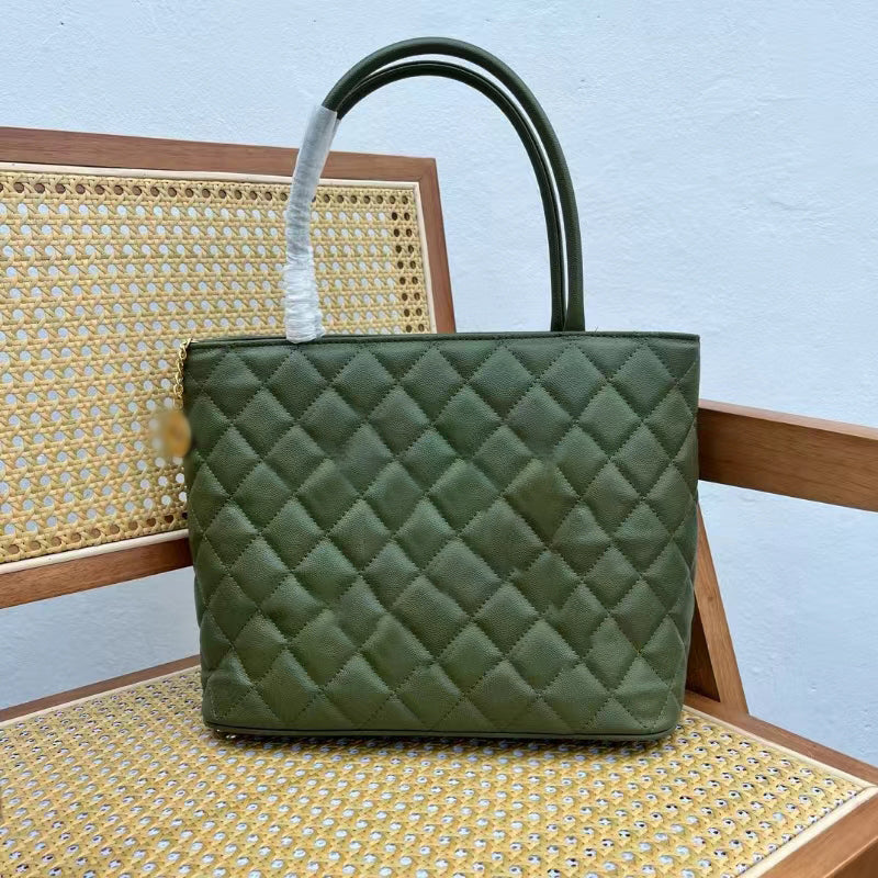 Stylish Large Capacity Tote Bag for Women - Waterproof & Durable Shopping, Beach, Work & Travel Tote - Perfect for Work, Gym, Groceries & Daily Use