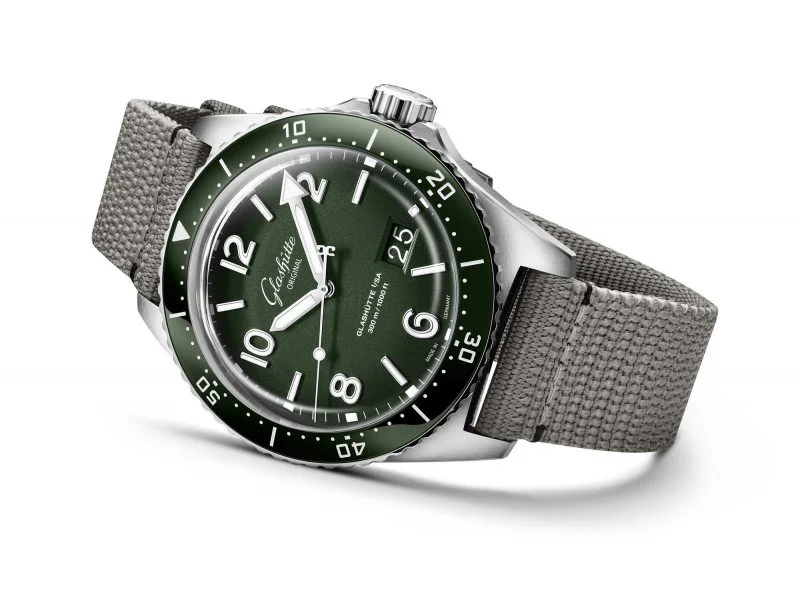 Glashutte Original Spezialist SeaQ Panorama Date Stainless Steel Men's Diver Watch - Luxury Automatic Timepiece for Professional Diving, Business & Formal Occasions