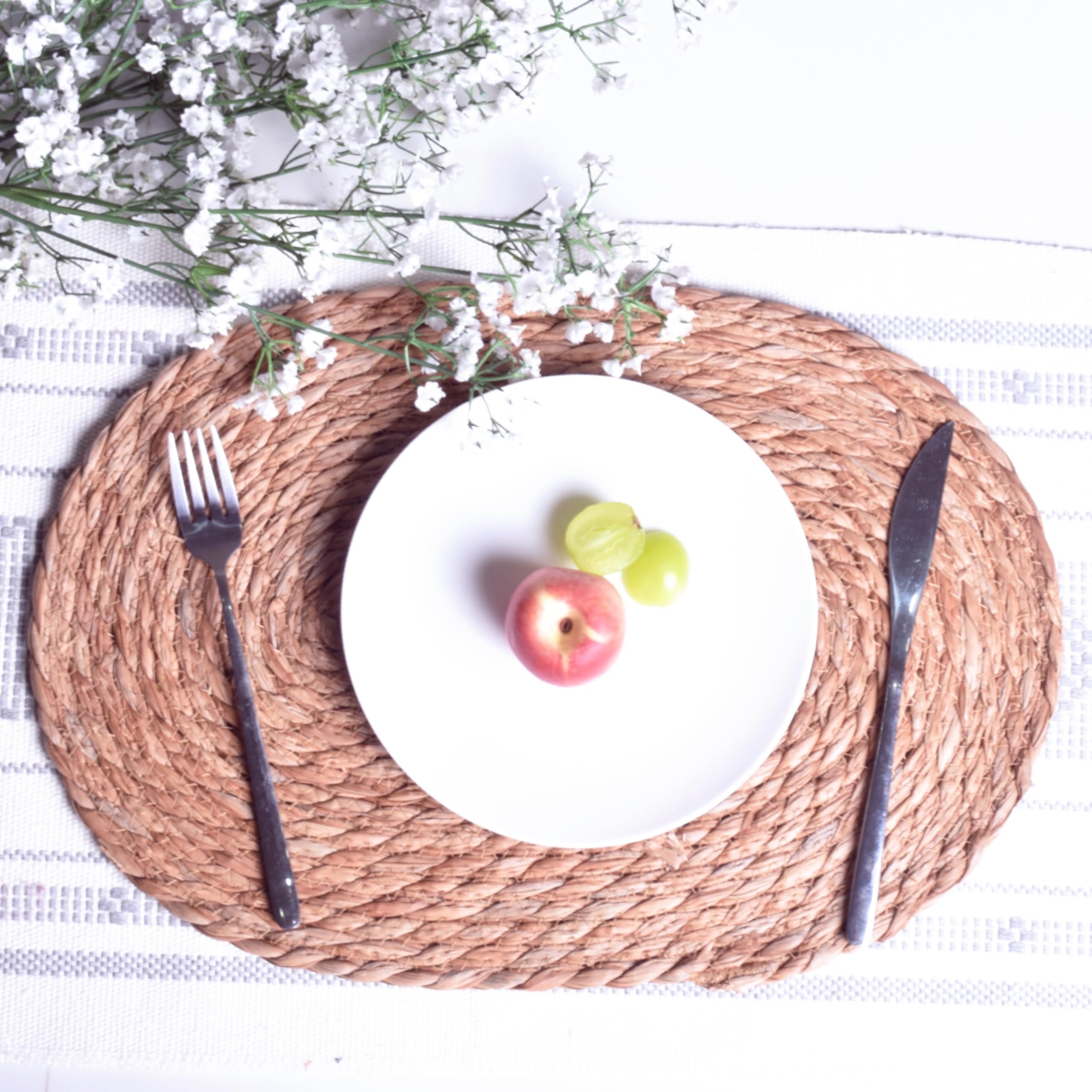 6-Piece Cattail Woven Oval Placemats Set with Storage Basket - Natural Wicker Water Hyacinth Table Mats for Hot Dishes - 16x12 Inch Holiday Dining Decor for Thanksgiving, Christmas & Family Gatherings