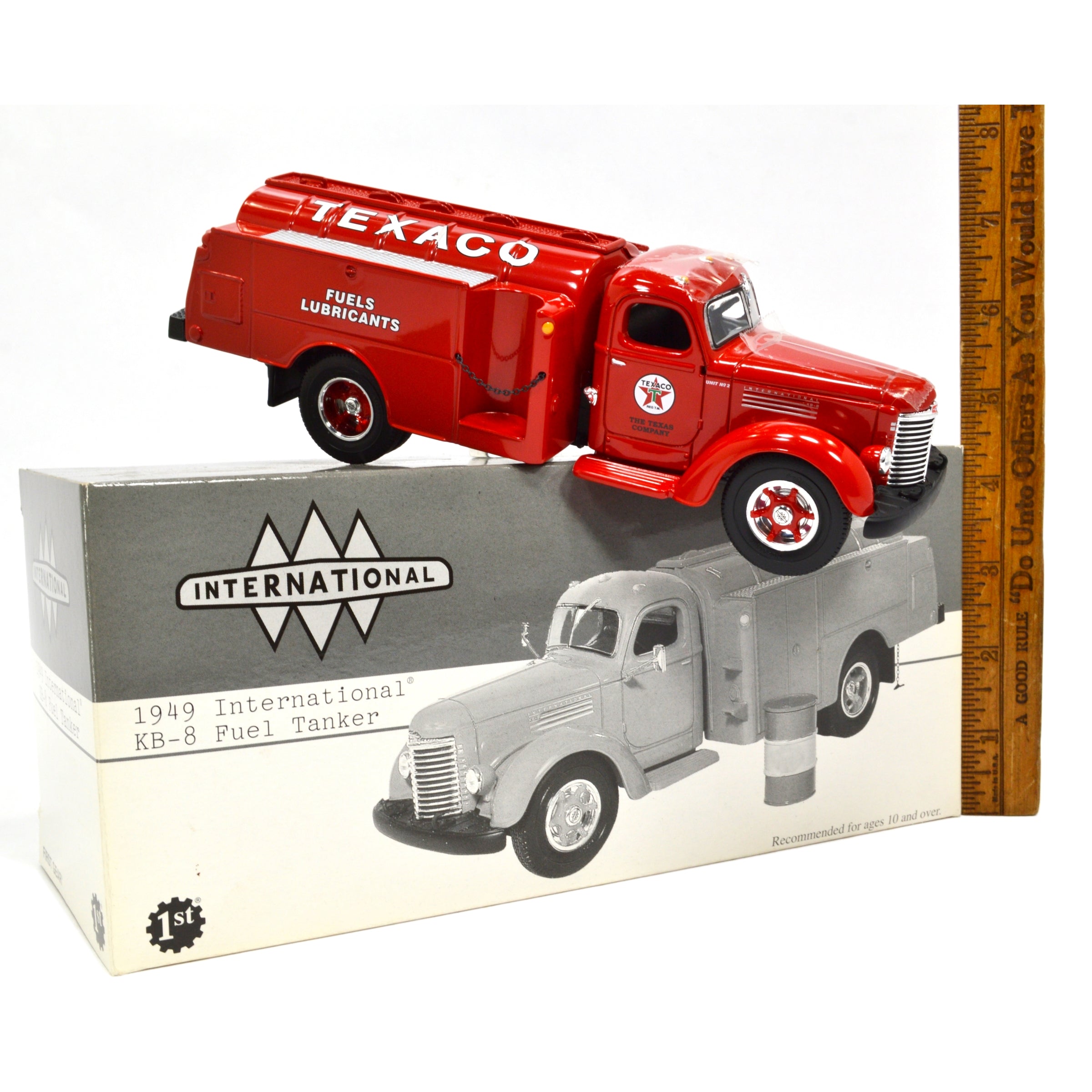 FIRST GEAR 1949 International KB 8 Fuel Tanker 1:34 Scale Diecast Model - Texaco Vintage Truck Replica for Collectors & Display - Perfect for Model Car Collections, Office Decor, and Gift Giving