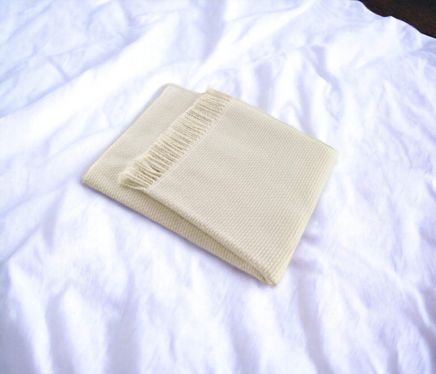 Soft Creamy White Links Pattern Throw Blanket - Cozy Knit Blanket for Couch, Bed & Sofa - Perfect for Winter Nights, Movie Time & Home Decor