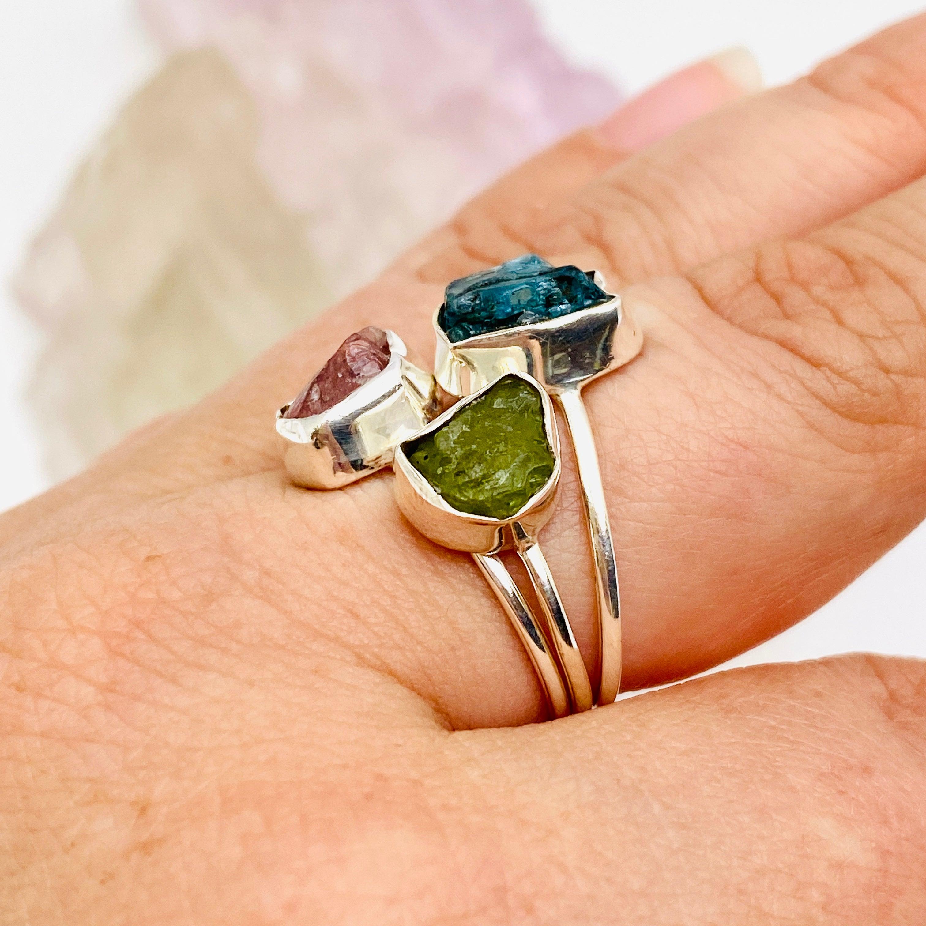 Natural Rose Quartz Raw Crystal Band Ring for Women - Healing Stone Jewelry for Love & Positivity - Perfect for Meditation, Gifts & Spiritual Healing