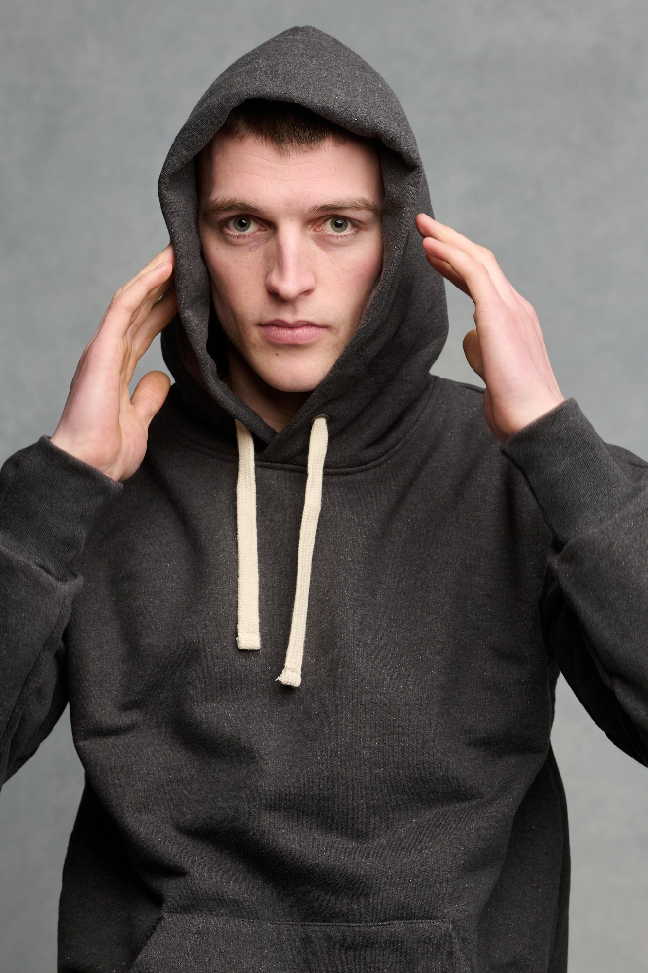Heritage Men's Hooded Sweatshirt - Charcoal Gray Pullover for Casual Wear & Outdoor Activities