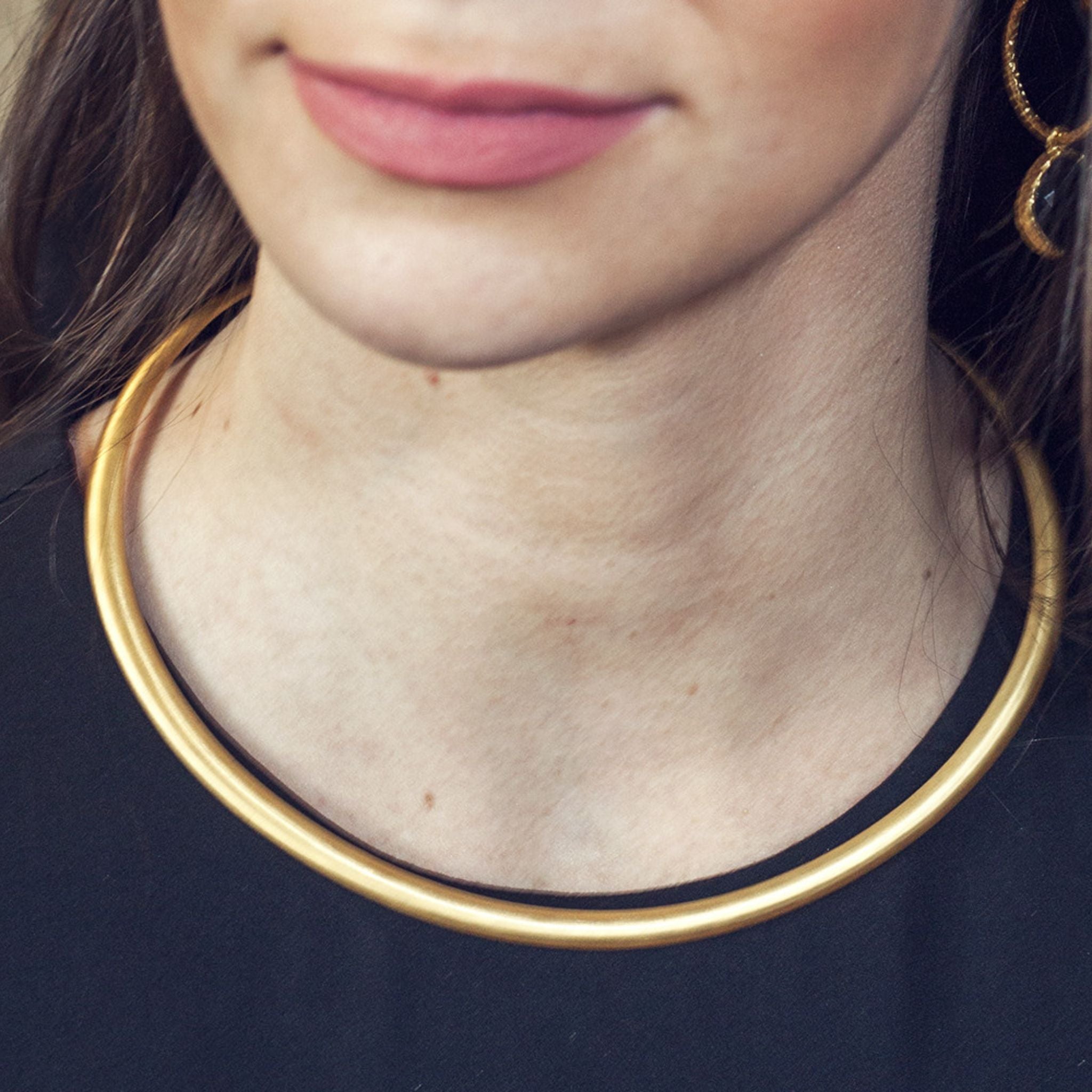 Elegant Gold Collar Necklace for Women - 18K Gold Plated Choker - Perfect for Parties, Weddings & Everyday Wear