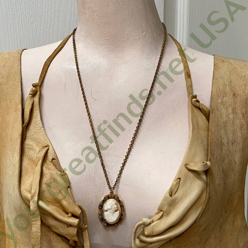Vintage Gold Filled Carved Shell Cameo Pendant Necklace - Elegant Antique Jewelry for Women, Perfect for Weddings, Parties & Special Occasions