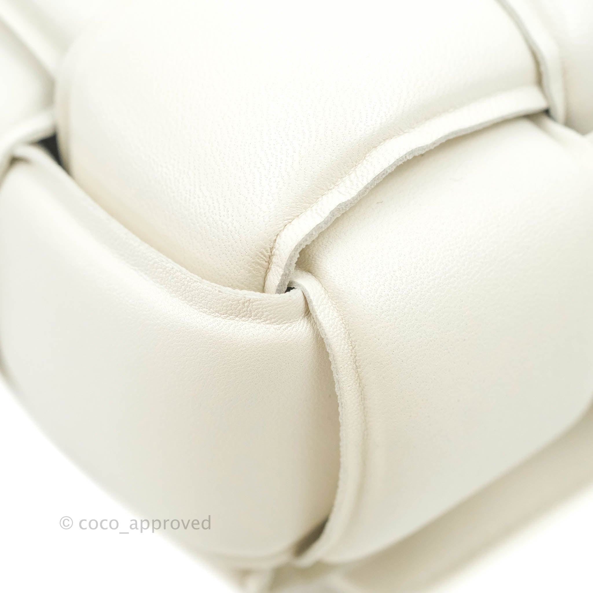 Bottega Veneta Padded Cassette Shoulder Bag in White Lambskin Leather with Silver Hardware | Luxury Crossbody Purse for Women, Perfect for Date Night & Evening Events