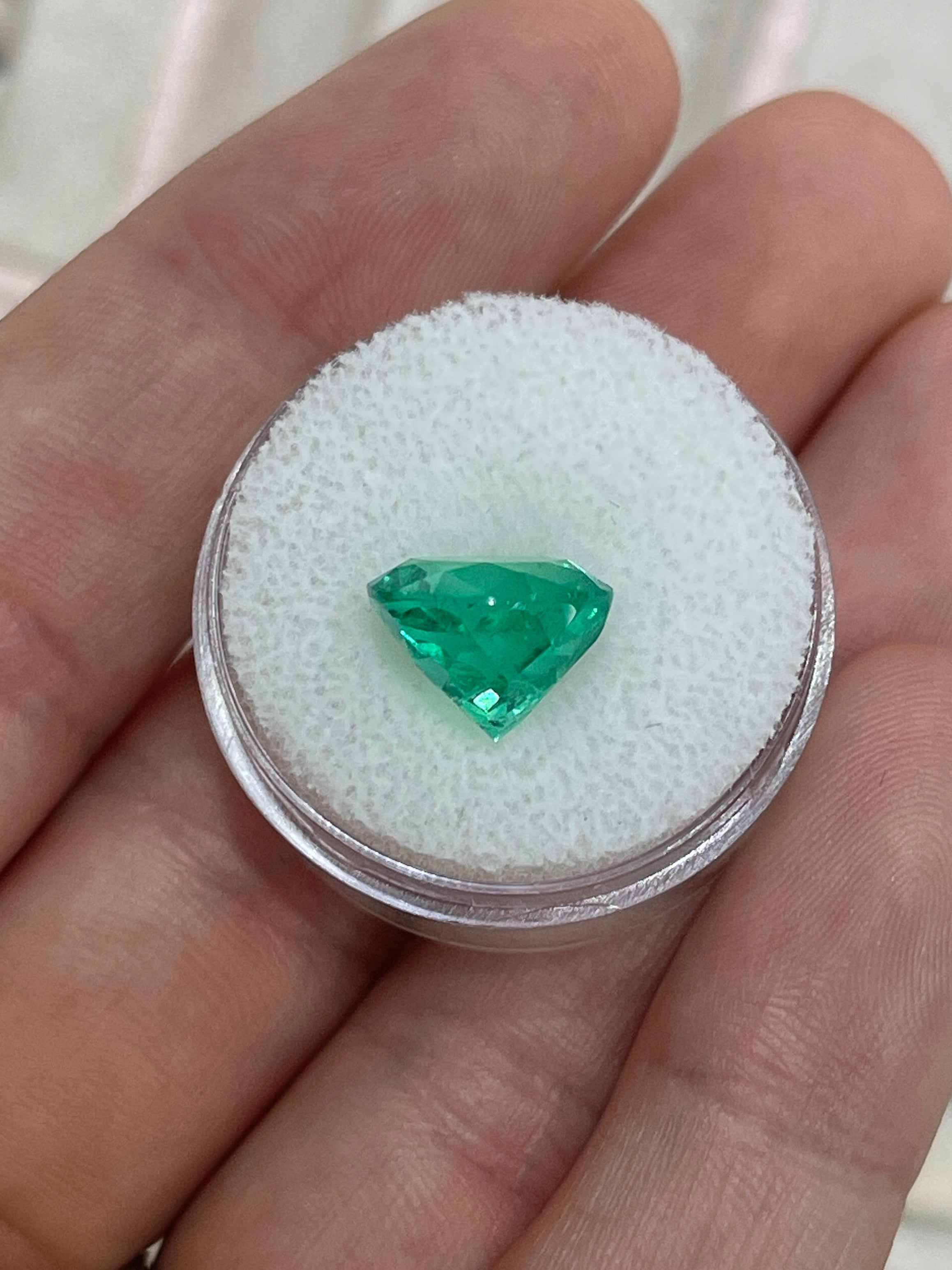 5.48 Carat Natural Colombian Emerald - 11.3x11.3mm Round Vivid Green Gemstone for Jewelry Making, Engagement Rings & Luxury Gifts