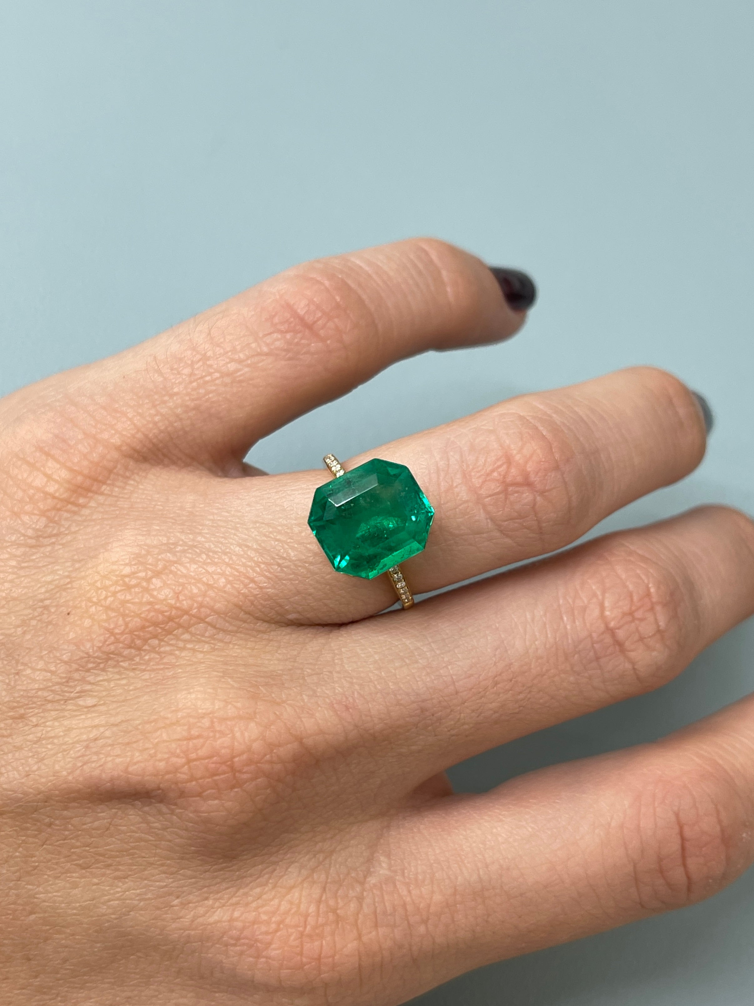 5.96 Carat 12x11mm AAA+ Natural Colombian Emerald - Loose Gemstone for Jewelry Making, Engagement Rings & Luxury Gifts