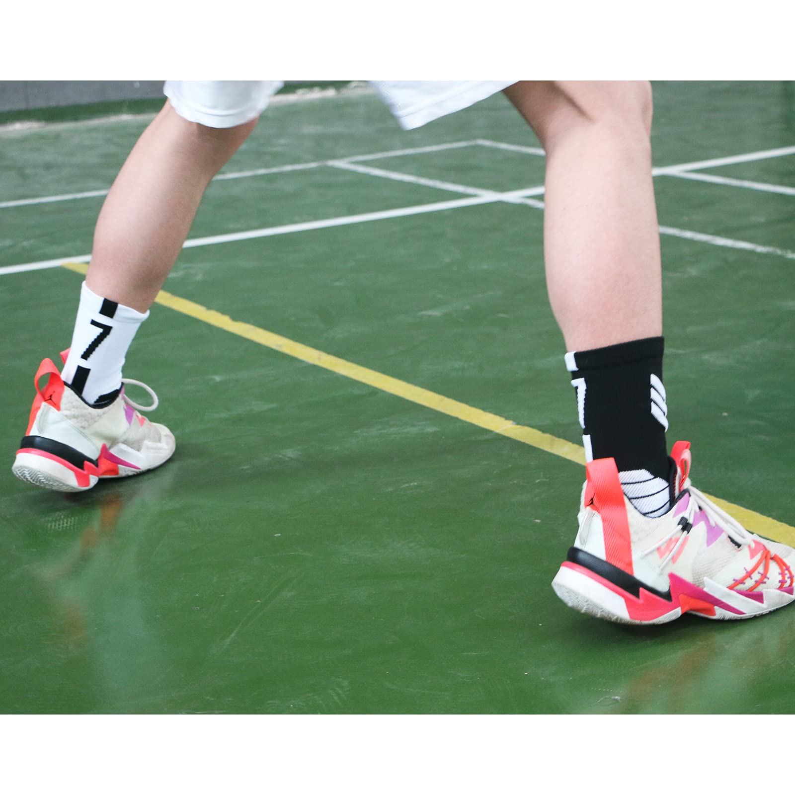 3 Pairs High-Performance Basketball Socks for Men - 3D Ankle Support & Compression Cushion Athletic Socks - Ideal for Basketball, Running, Gym Workouts and Sports Activities