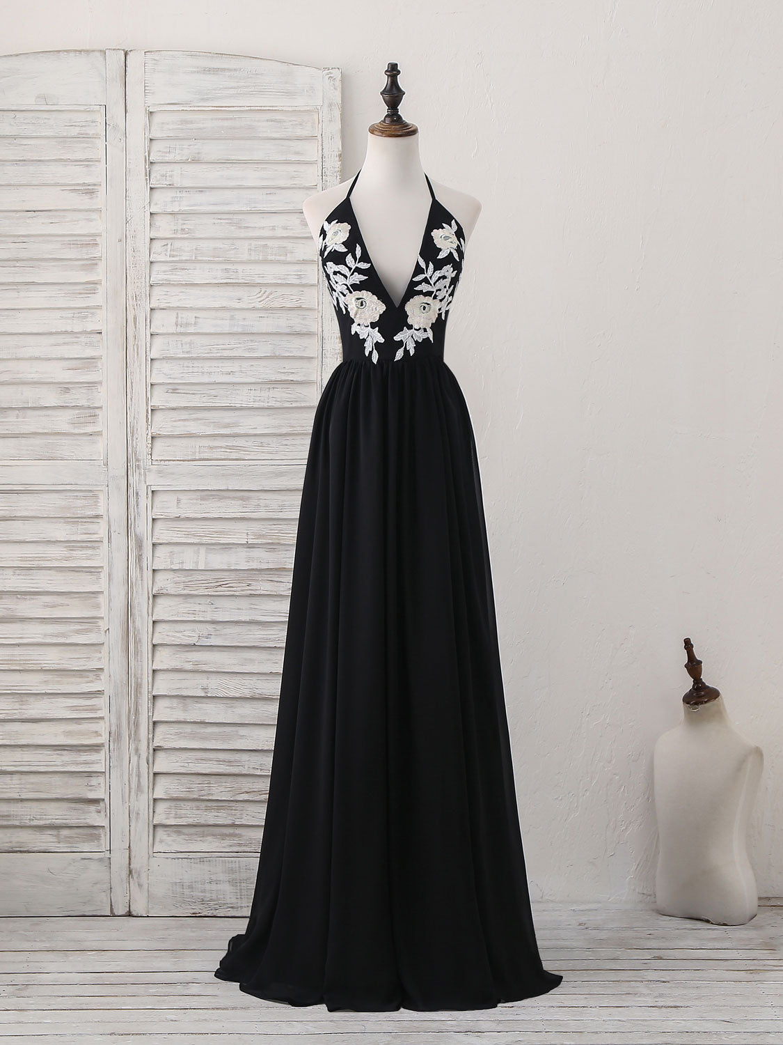 Elegant Black V-Neck Chiffon Lace Long Prom Evening Dress for Women - Perfect for Formal Dances, Galas & Special Occasions