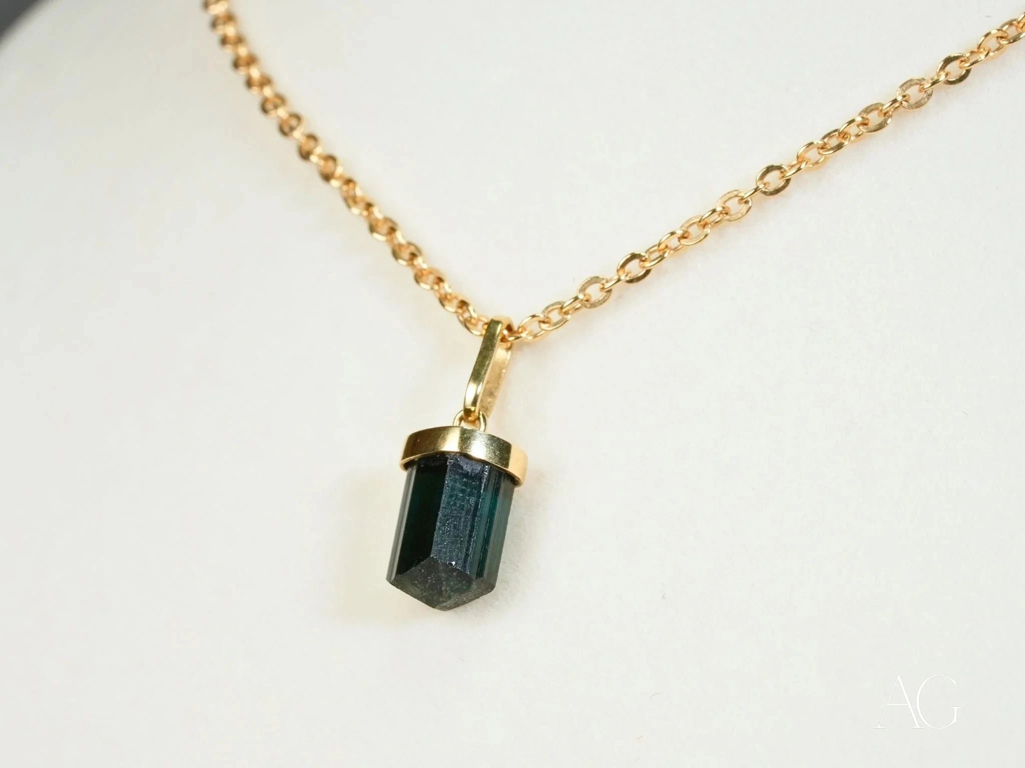 Turmalina Elegance Pendant Necklace - Natural Gemstone Jewelry for Women, Healing Crystal Gift for Birthday & Anniversary - Perfect for Meditation, Yoga & Spiritual Energy Balancing