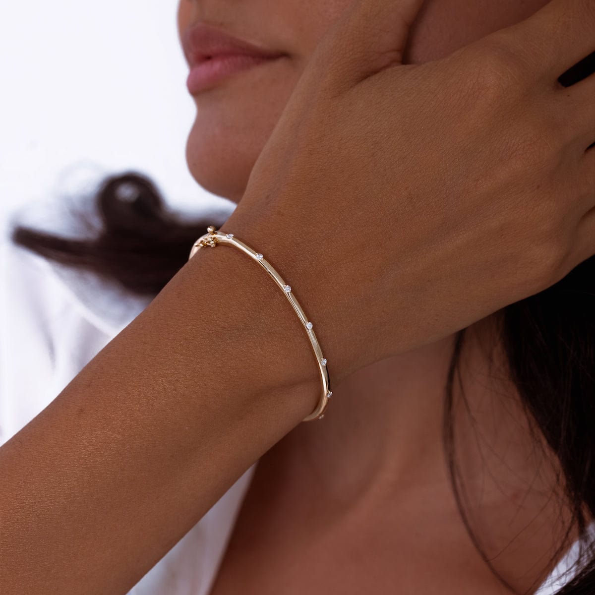 Sparkling Diamond Sprinkle Bracelet for Women - Elegant Cubic Zirconia Adjustable Bangle - Perfect for Parties, Weddings & Everyday Wear