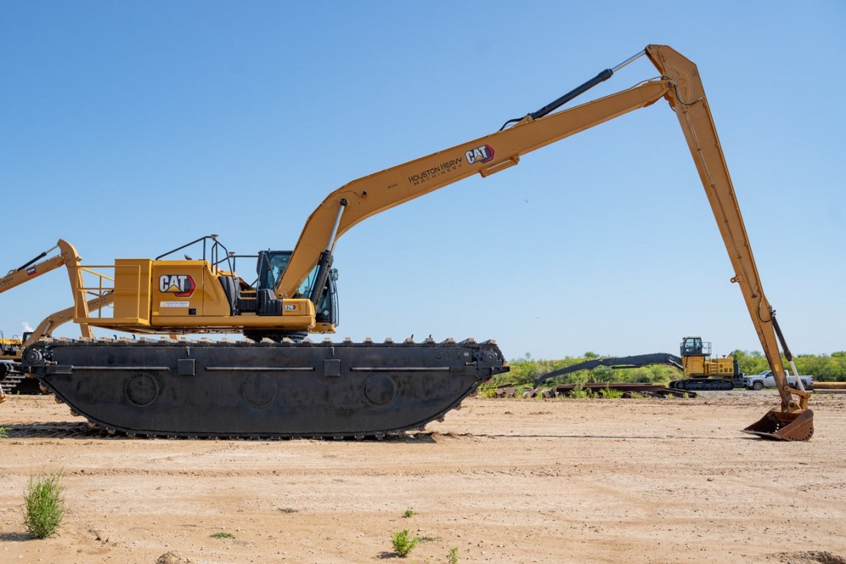 Caterpillar AM326 LR MFJ00387 Excavator - 3,617 Hours (2021 Model) | Heavy-Duty Construction & Landscaping Equipment