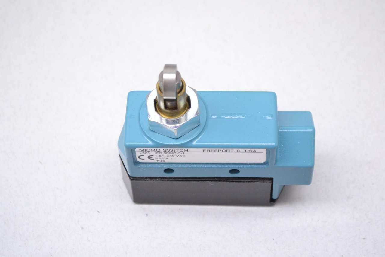 Honeywell BZE6-2RQ81 Compact Enclosed Side Mount Switch - 15 AMP Cross Roller Plunger - Ideal for Industrial Machinery, Automation Systems & Control Panels