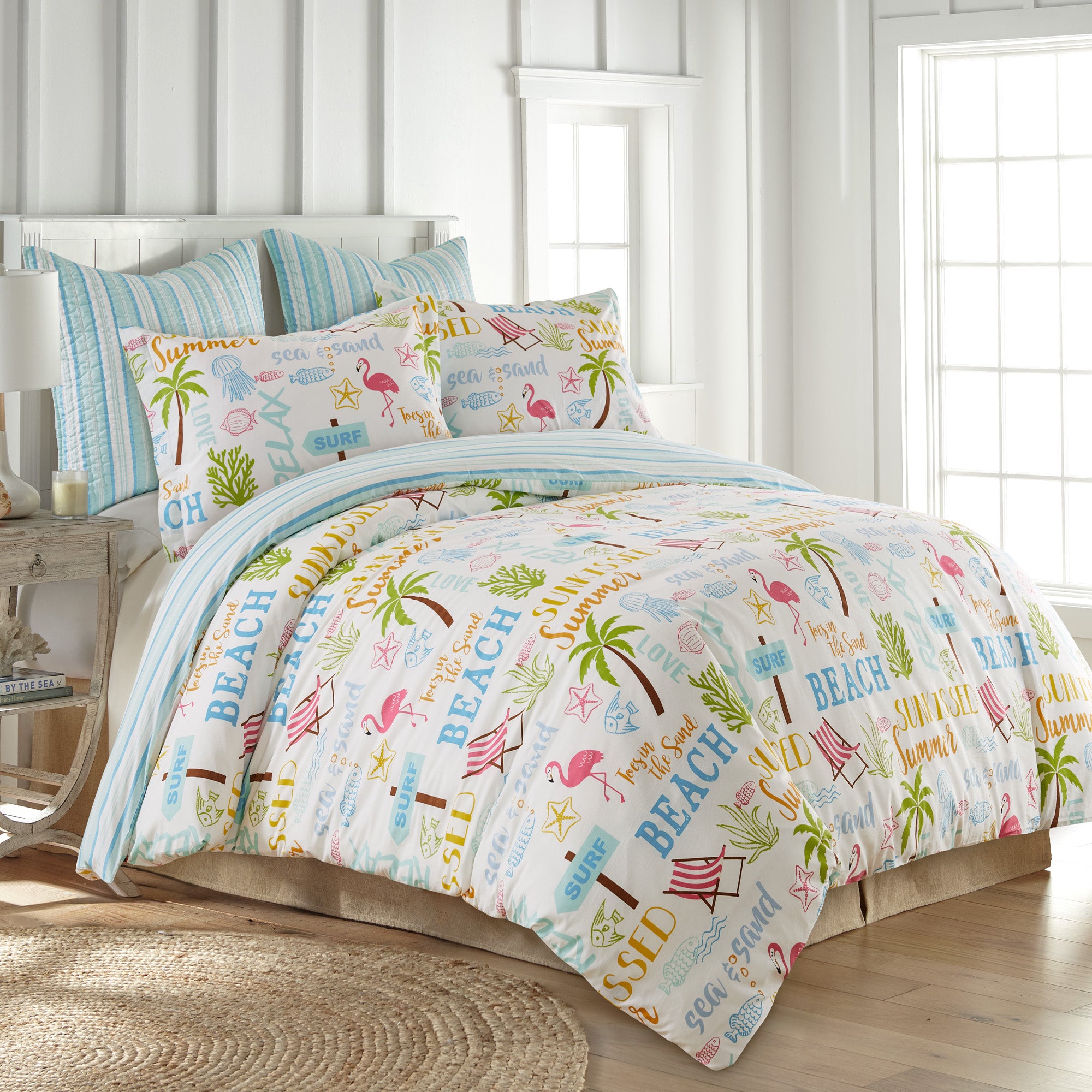 Beach Days Comforter Set - Soft Coastal Bedding for Summer & Vacation Homes - Perfect for Beach House Decor, Guest Rooms & Relaxing Bedroom Retreats