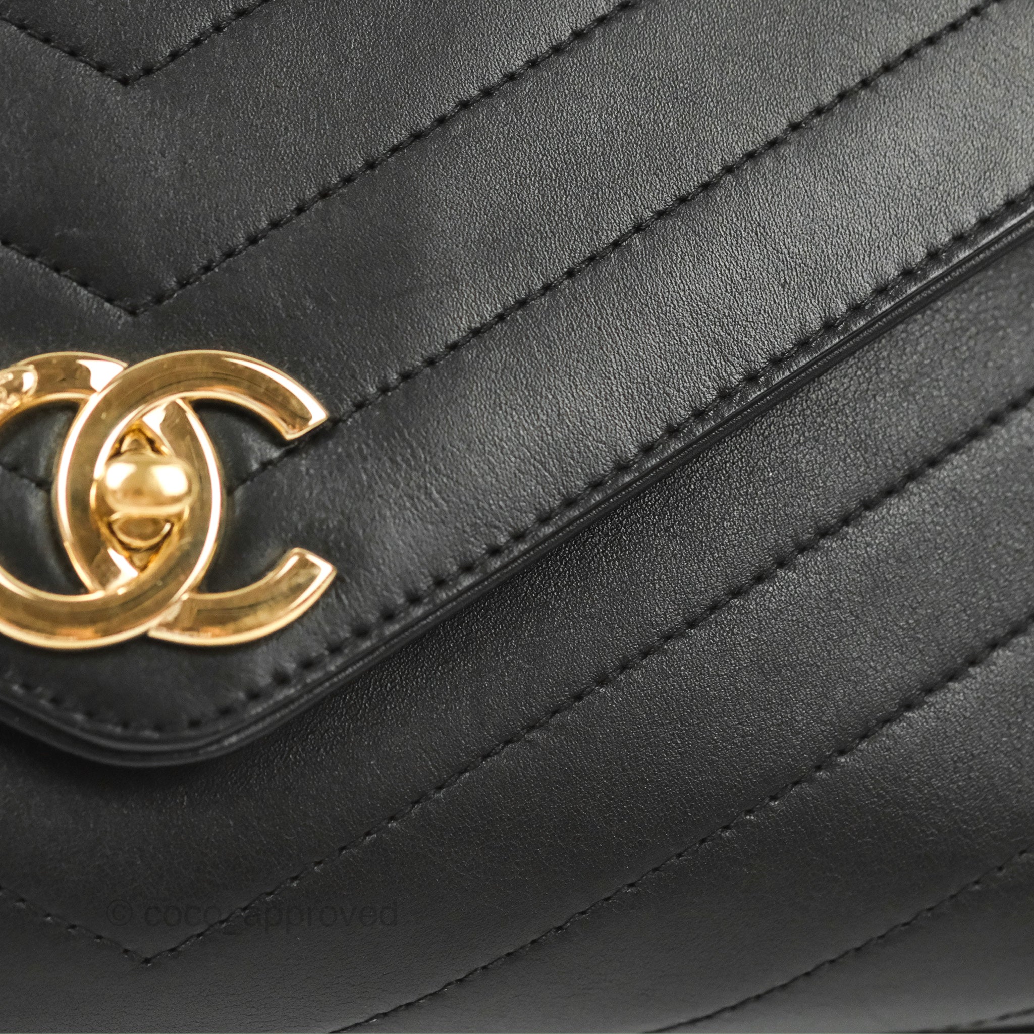 Chanel Chevron Stitched Coco Flap Bag in Black Calfskin with Gold Hardware - Luxury Crossbody Purse for Women, Perfect for Evening Events & Date Nights