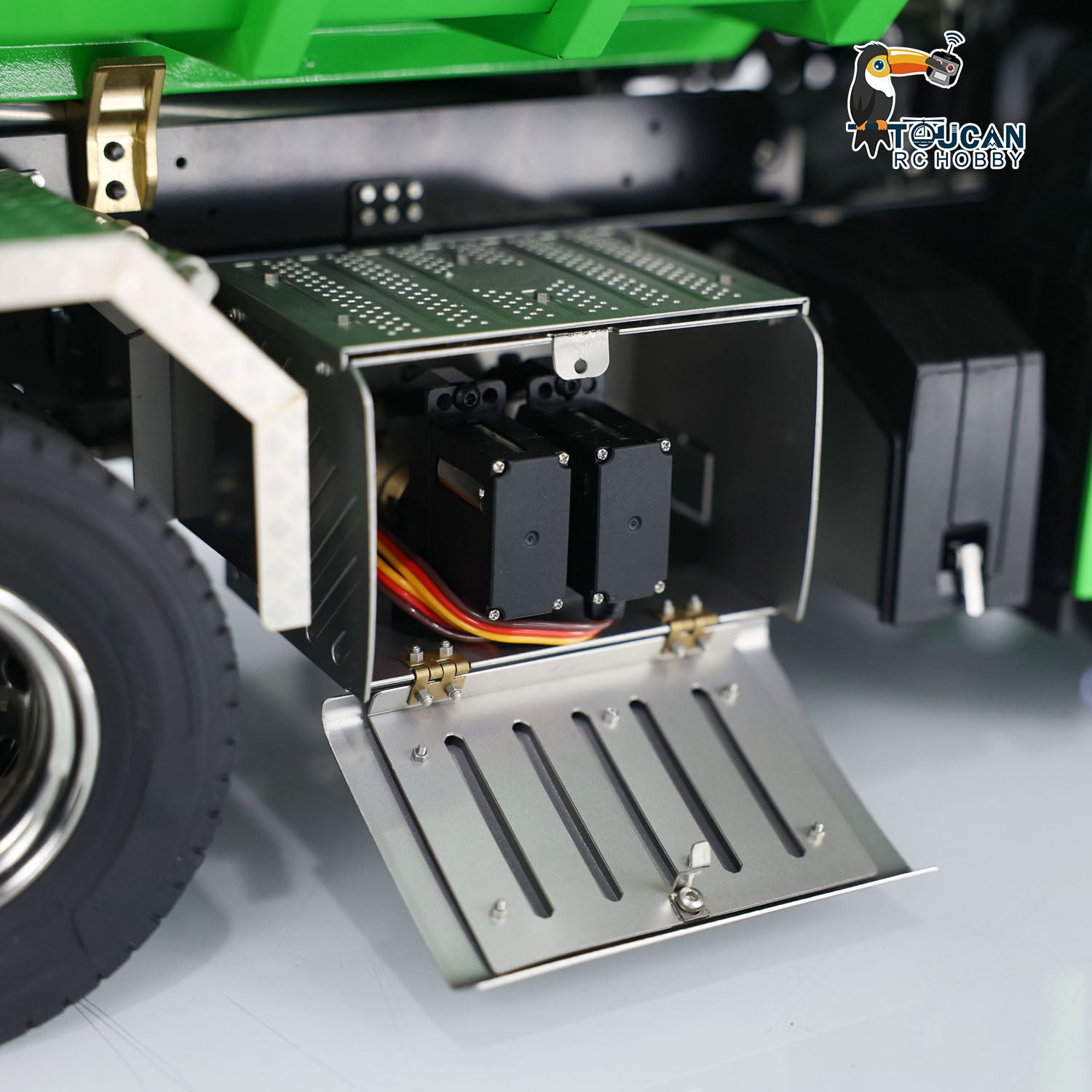 1/14 Scale 8x8 Metal Hydraulic RC Dump Truck - Remote Controlled Tipper Car with Sound & Light System - Hobby Model for Construction Play, Collectors & Off-Road Adventures