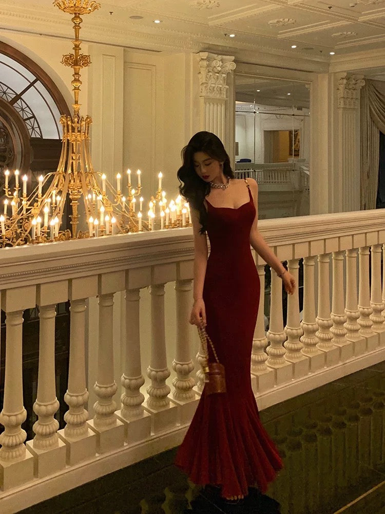 Elegant Burgundy Mermaid Evening Dress for Prom, Formal Gowns, and Special Occasions - Perfect for Weddings, Galas, and Red Carpet Events