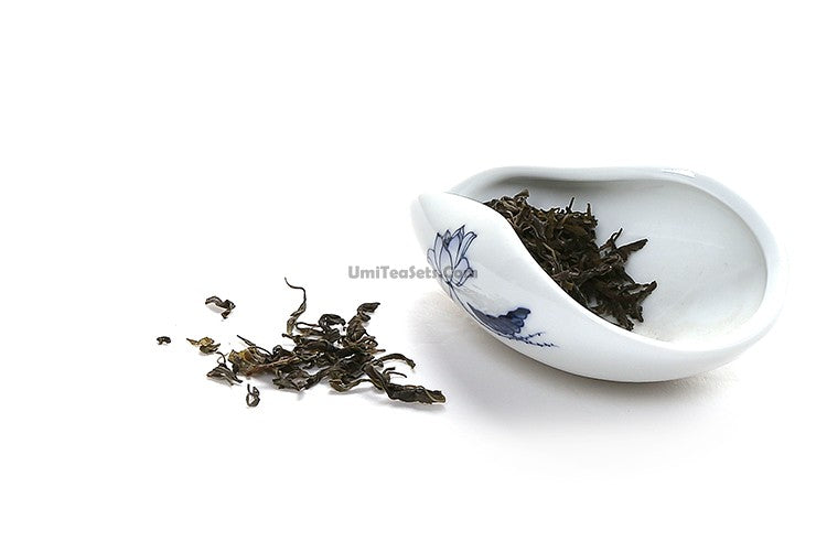 Blue and White Porcelain Tea Cup (Cha He) - Handmade Chinese Ceramic Tea Set for Brewing and Serving - Perfect for Tea Ceremonies, Gifts, and Home Decor