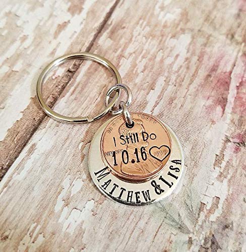Personalized 'I Still Do' Wedding Anniversary Keychain - Romantic Gift for Husband & Wife - Perfect for Anniversaries, Valentine's Day & Couples Gifts