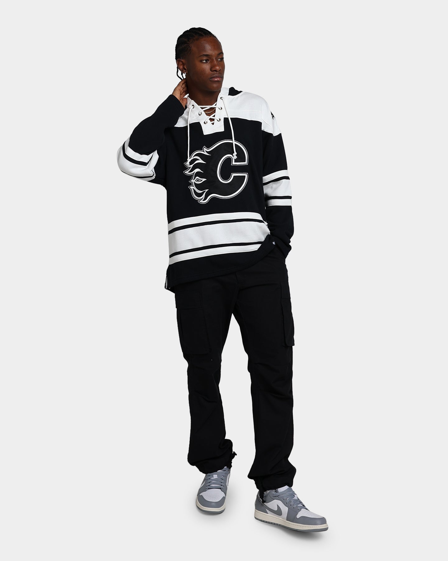 47 Brand Calgary Flames Superior Lacer Hoodie - Jet Black NHL Hockey Fan Apparel for Men & Women - Perfect for Game Day, Tailgating and Cold Weather