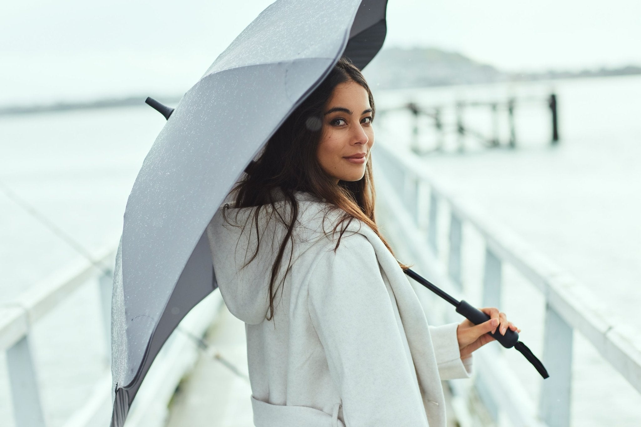 BLUNT Classic Umbrella - Windproof & Durable Compact Travel Umbrella with Automatic Open/Close, Charcoal Gray - Perfect for Rainy Days, Commuting & Outdoor Adventures